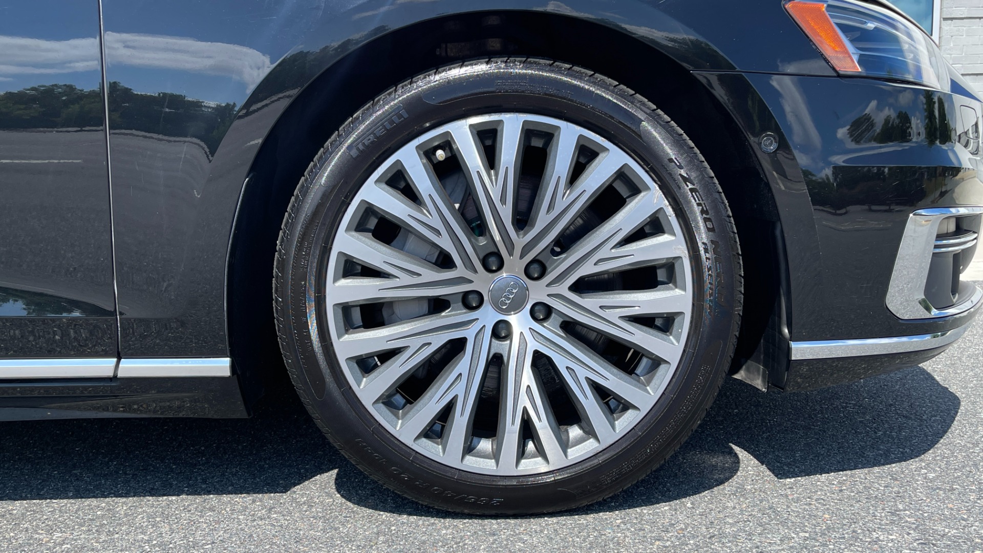 Used 2019 Audi A8L 20IN WHEELS / DRIVER ASSIST / COLD WEATHER / EXECUTIVE PACKAGE for sale Sold at Formula Imports in Charlotte NC 28227 40