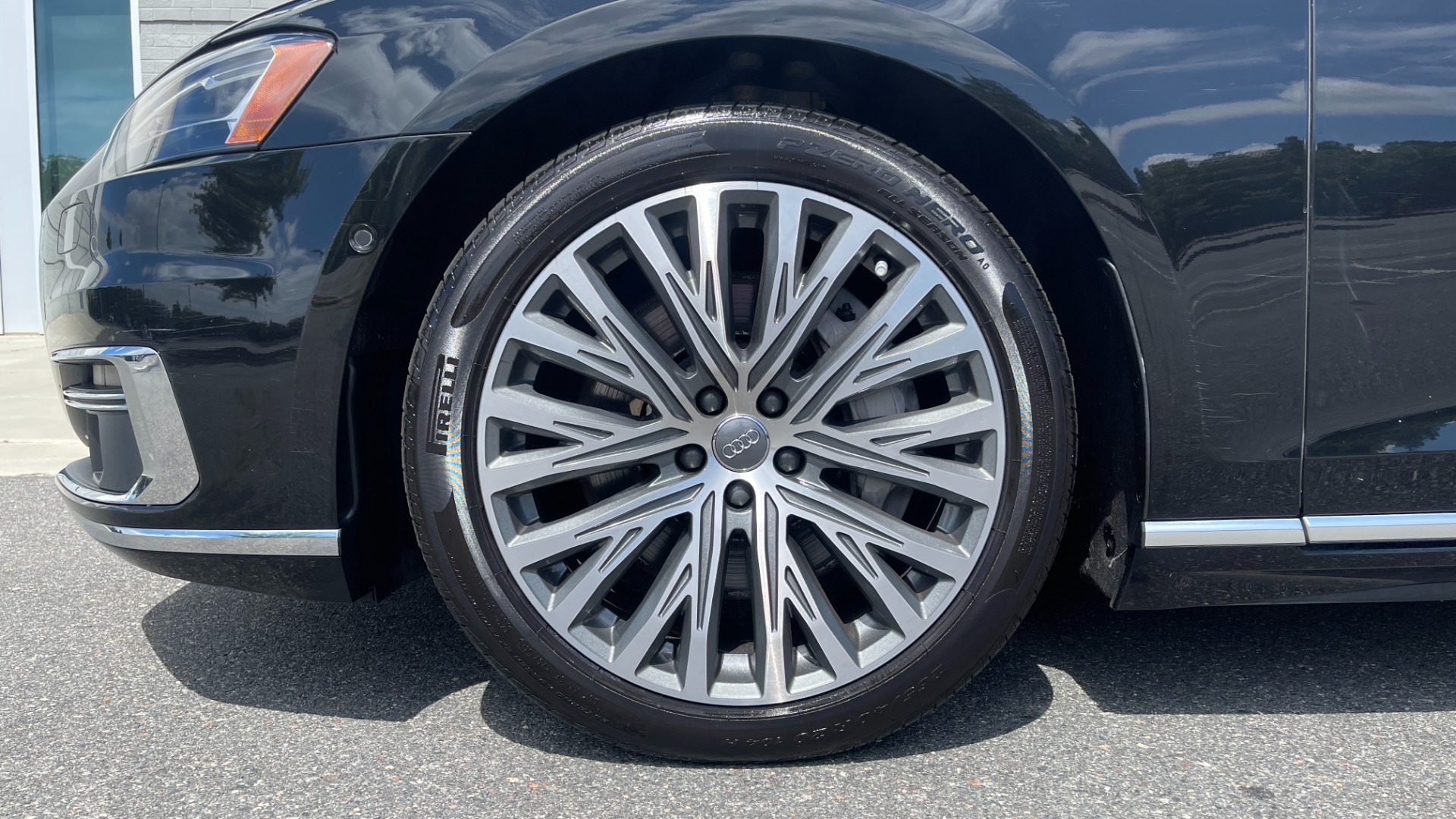 Used 2019 Audi A8L 20IN WHEELS / DRIVER ASSIST / COLD WEATHER / EXECUTIVE PACKAGE for sale Sold at Formula Imports in Charlotte NC 28227 42