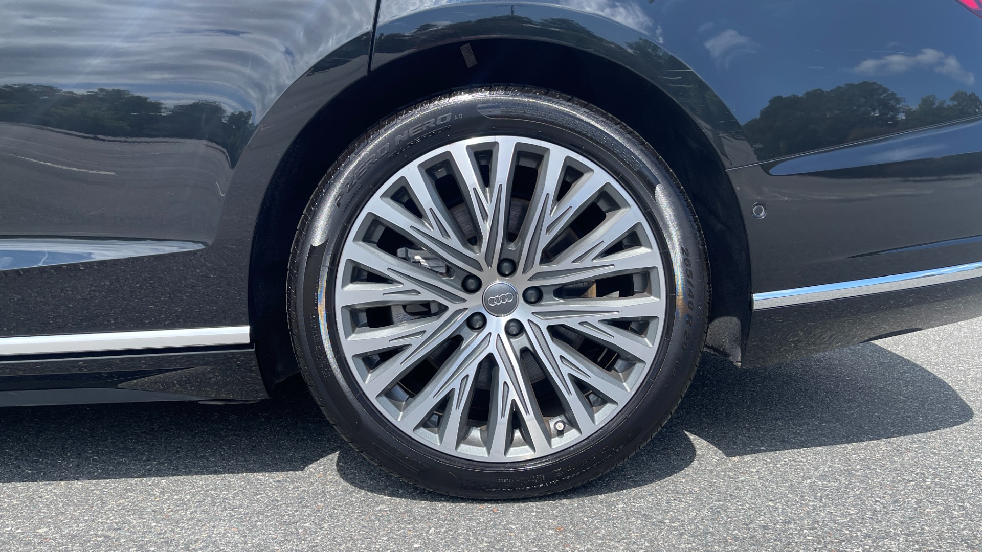 Used 2019 Audi A8L 20IN WHEELS / DRIVER ASSIST / COLD WEATHER / EXECUTIVE PACKAGE for sale $53,995 at Formula Imports in Charlotte NC 28227 43