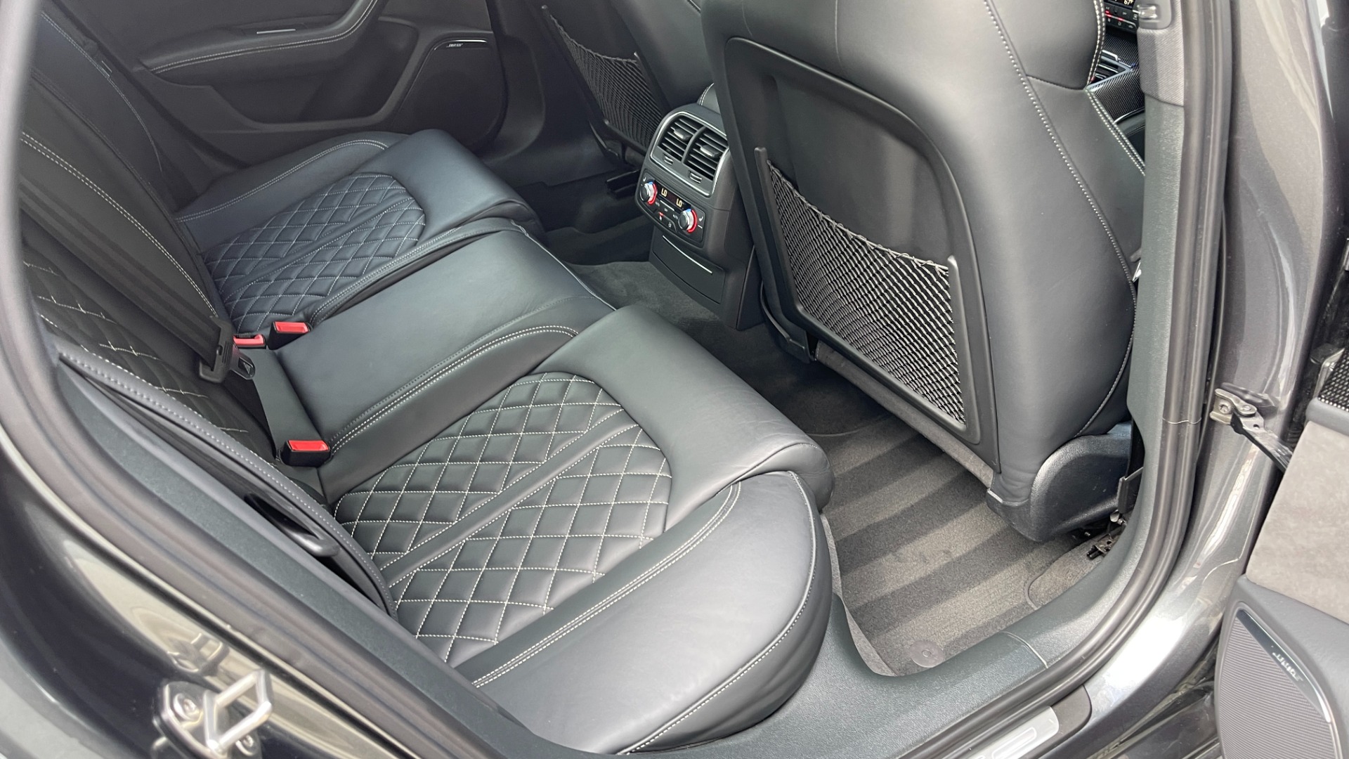Used 2018 Audi S6 PRESTIGE / S SPORT / BLACK OPTIC / 4.0L V8 TURBO / COLD WEATHER PACKAGE for sale Sold at Formula Imports in Charlotte NC 28227 15