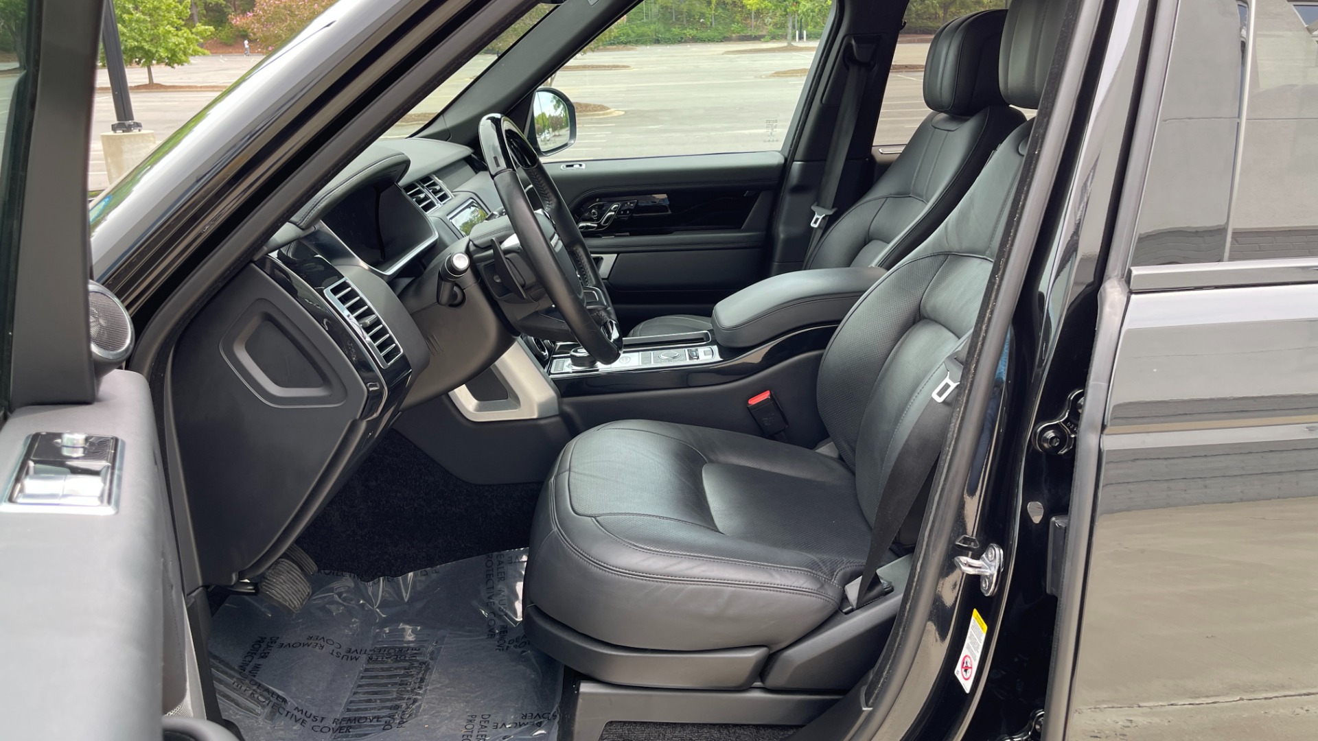 Used 2019 Land Rover Range Rover HSE / VISION ASSIST / BLACKOUT PACKAGE / MERIDIAN SOUND / DRIVE PRO PACK for sale $69,995 at Formula Imports in Charlotte NC 28227 10