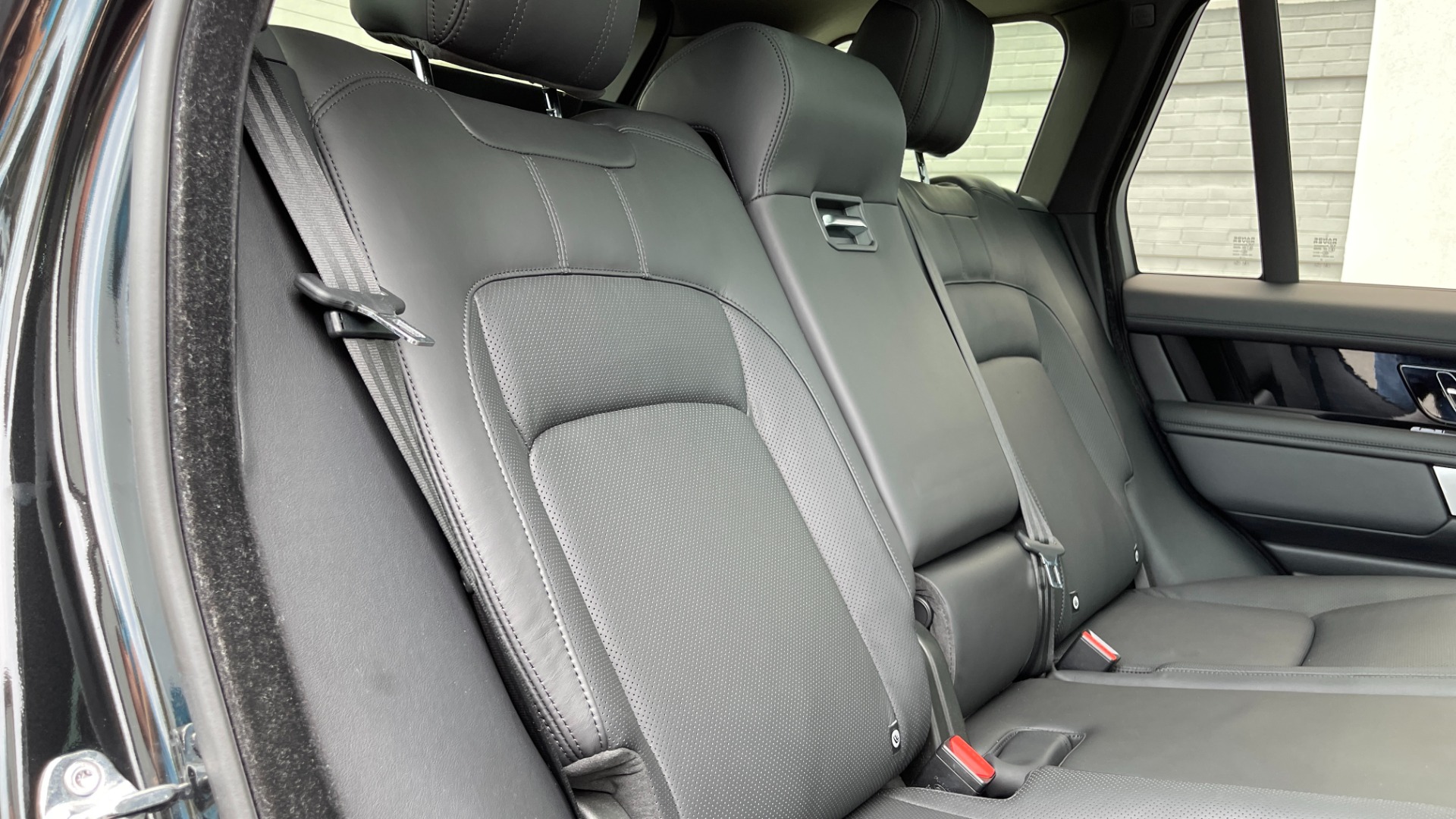 Used 2019 Land Rover Range Rover HSE / VISION ASSIST / BLACKOUT PACKAGE / MERIDIAN SOUND / DRIVE PRO PACK for sale Sold at Formula Imports in Charlotte NC 28227 14