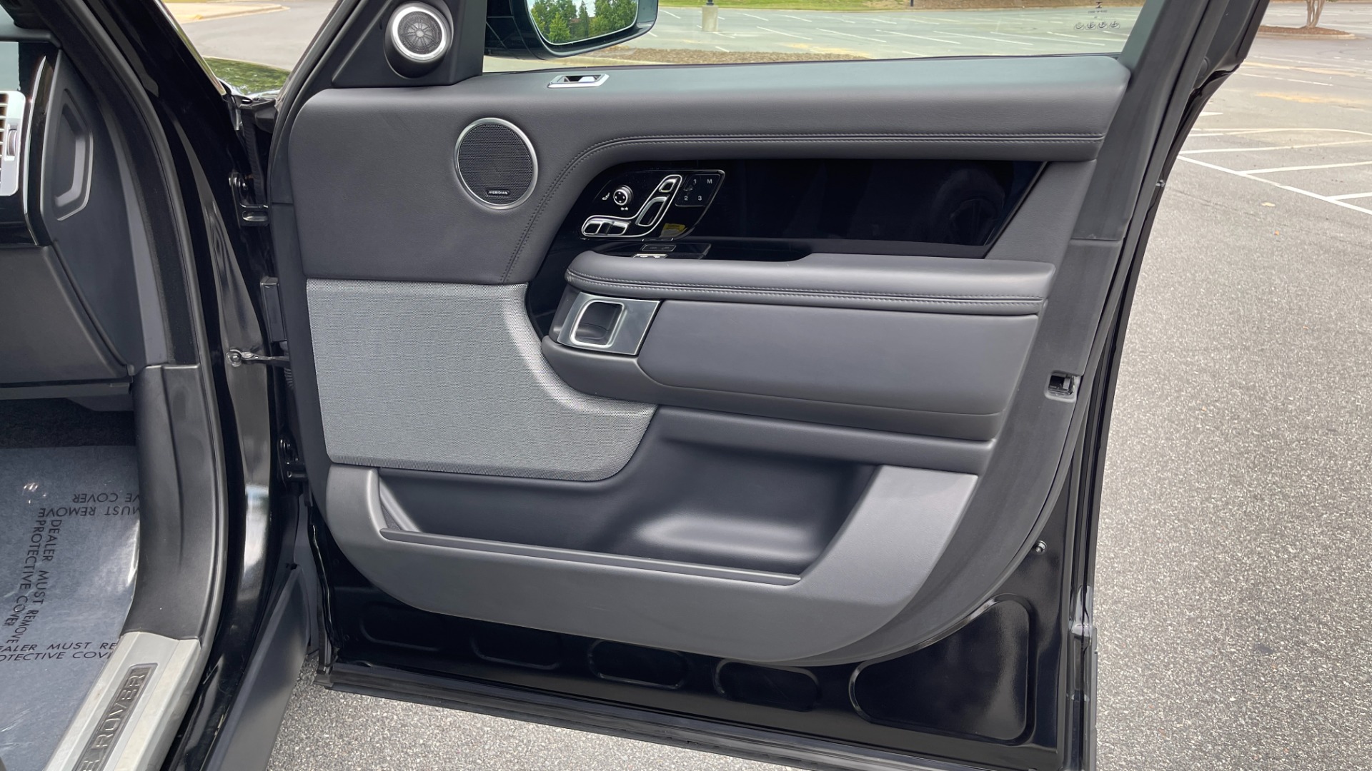 Used 2019 Land Rover Range Rover HSE / VISION ASSIST / BLACKOUT PACKAGE / MERIDIAN SOUND / DRIVE PRO PACK for sale Sold at Formula Imports in Charlotte NC 28227 15