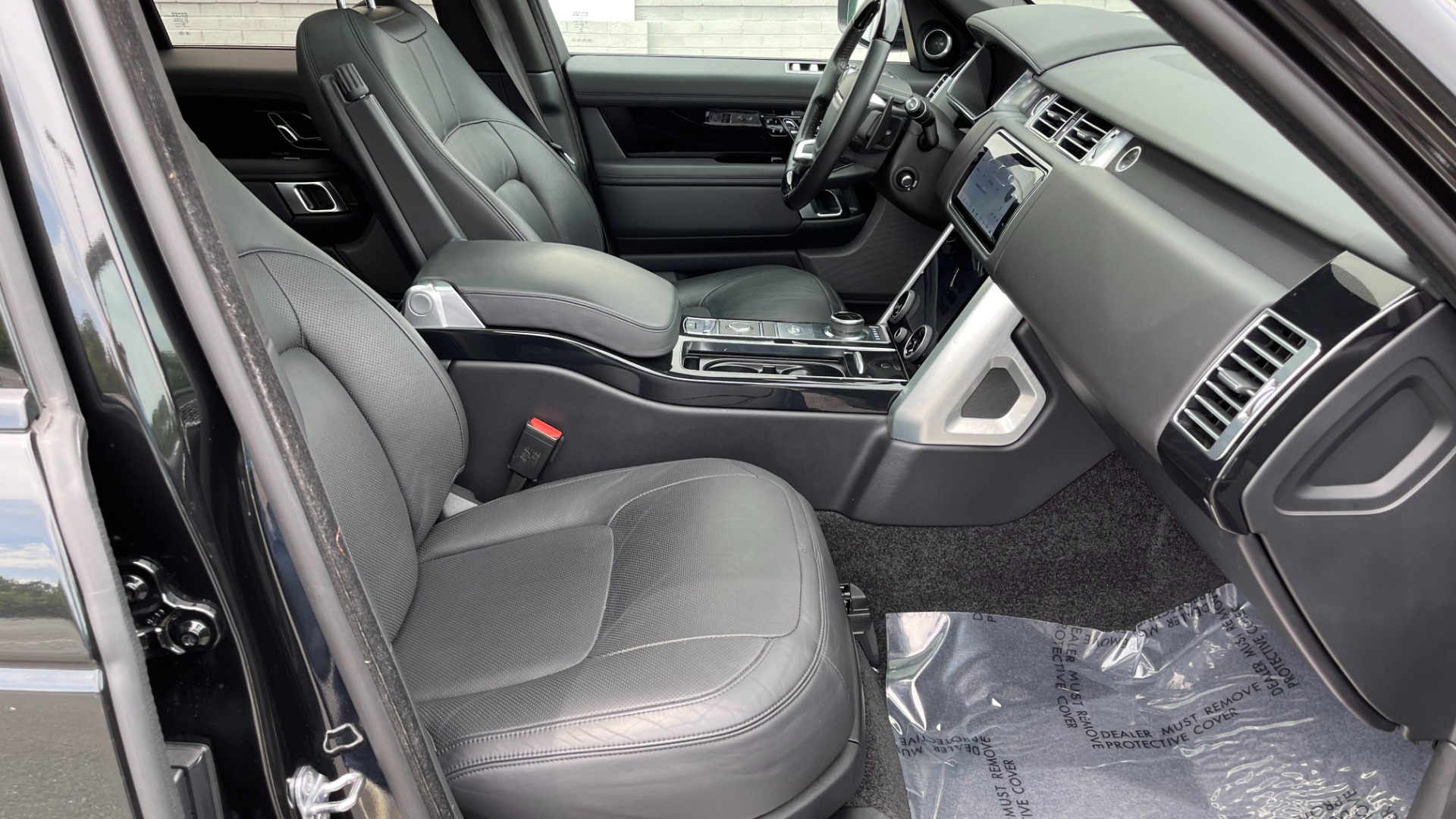 Used 2019 Land Rover Range Rover HSE / VISION ASSIST / BLACKOUT PACKAGE / MERIDIAN SOUND / DRIVE PRO PACK for sale $69,995 at Formula Imports in Charlotte NC 28227 17