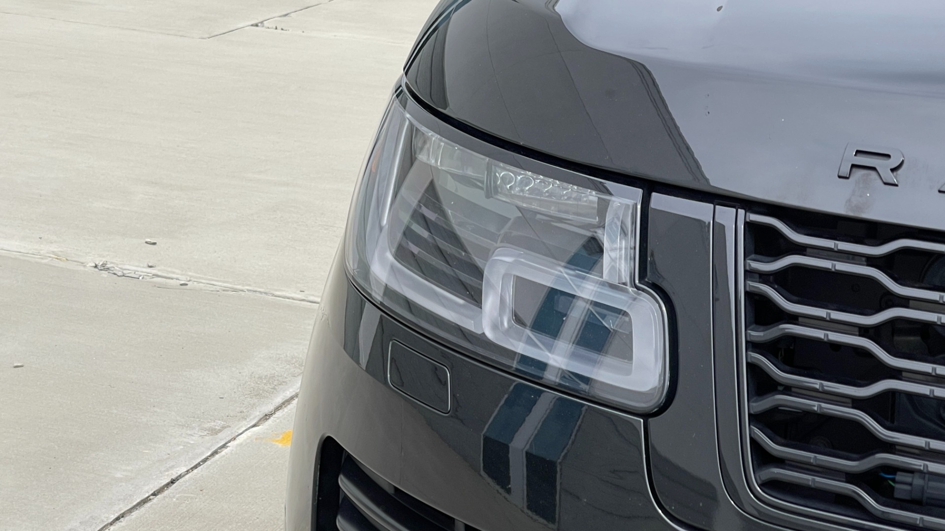 Used 2019 Land Rover Range Rover HSE / VISION ASSIST / BLACKOUT PACKAGE / MERIDIAN SOUND / DRIVE PRO PACK for sale Sold at Formula Imports in Charlotte NC 28227 21