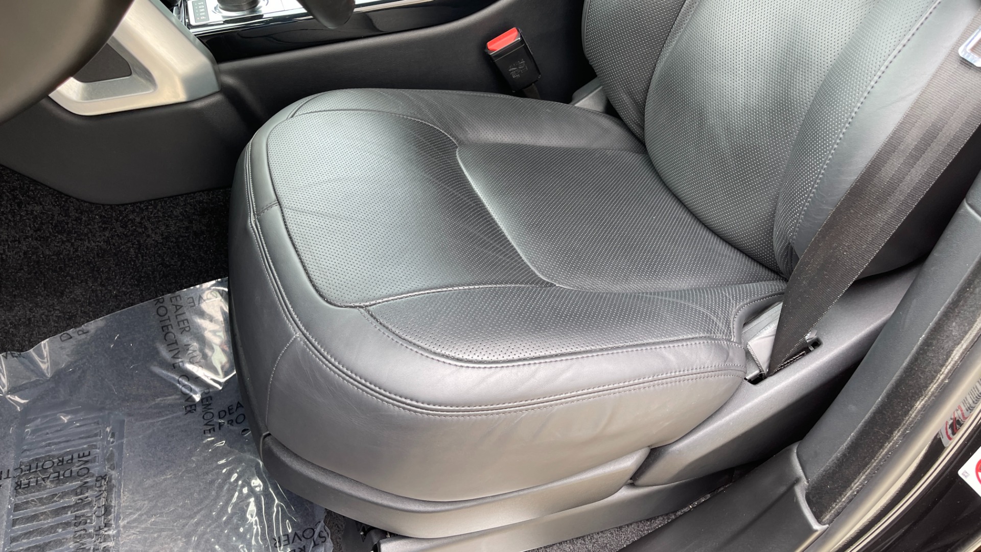 Used 2019 Land Rover Range Rover HSE / DRIVE PACK / WOOD STEERING / PIANO BLACK TRIM for sale Sold at Formula Imports in Charlotte NC 28227 32