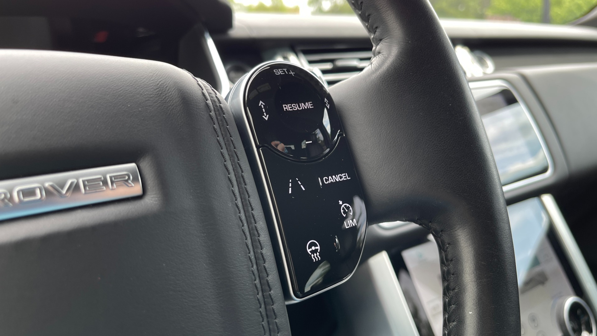 Used 2019 Land Rover Range Rover HSE / VISION ASSIST / BLACKOUT PACKAGE / MERIDIAN SOUND / DRIVE PRO PACK for sale Sold at Formula Imports in Charlotte NC 28227 34