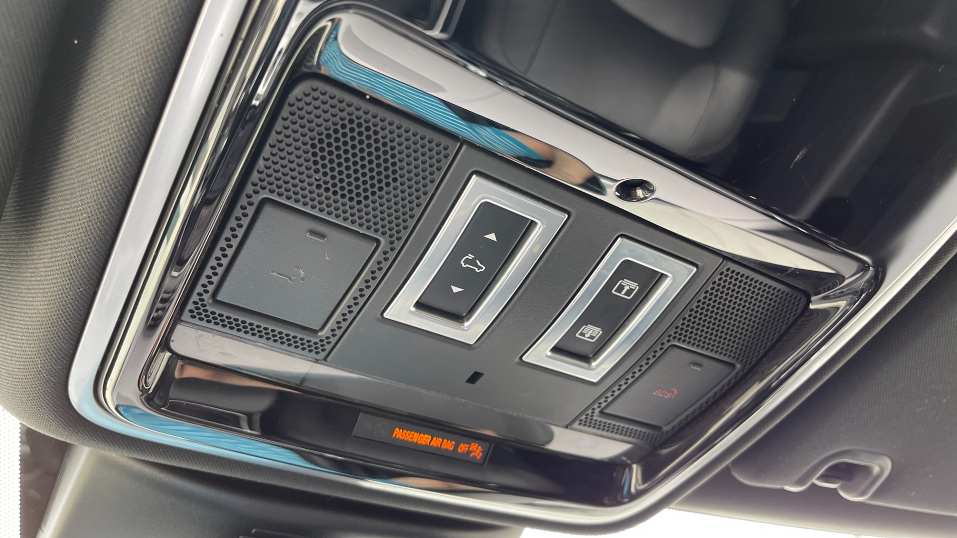 Used 2019 Land Rover Range Rover HSE / VISION ASSIST / BLACKOUT PACKAGE / MERIDIAN SOUND / DRIVE PRO PACK for sale Sold at Formula Imports in Charlotte NC 28227 40