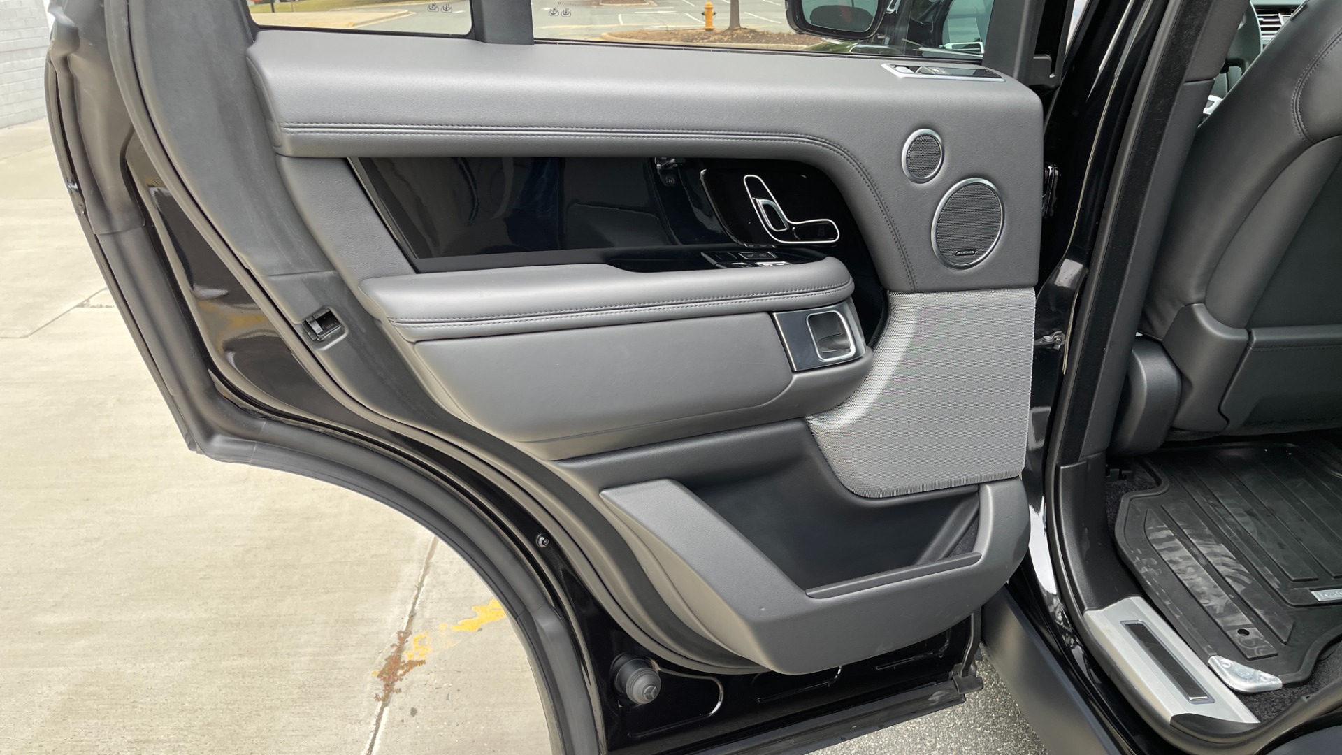 Used 2019 Land Rover Range Rover HSE / DRIVE PACK / WOOD STEERING / PIANO BLACK TRIM for sale Sold at Formula Imports in Charlotte NC 28227 42