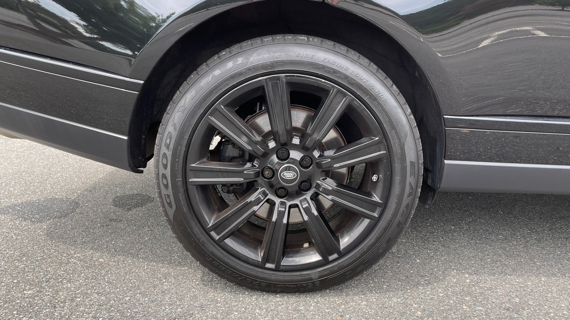 Used 2019 Land Rover Range Rover HSE / VISION ASSIST / BLACKOUT PACKAGE / MERIDIAN SOUND / DRIVE PRO PACK for sale Sold at Formula Imports in Charlotte NC 28227 49