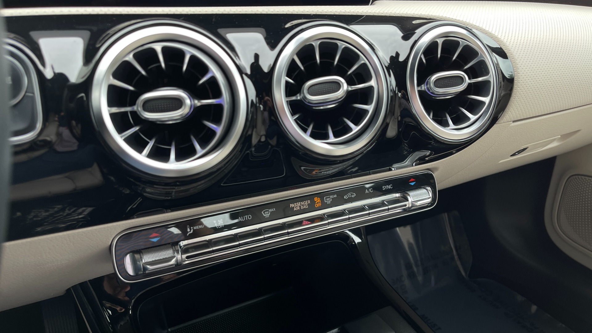 Used 2019 Mercedes-Benz A-Class A220 / 4MATIC / CARBON FIBER / BLACK WHEELS / HEATED STEERING / BURMESTER S for sale Sold at Formula Imports in Charlotte NC 28227 49