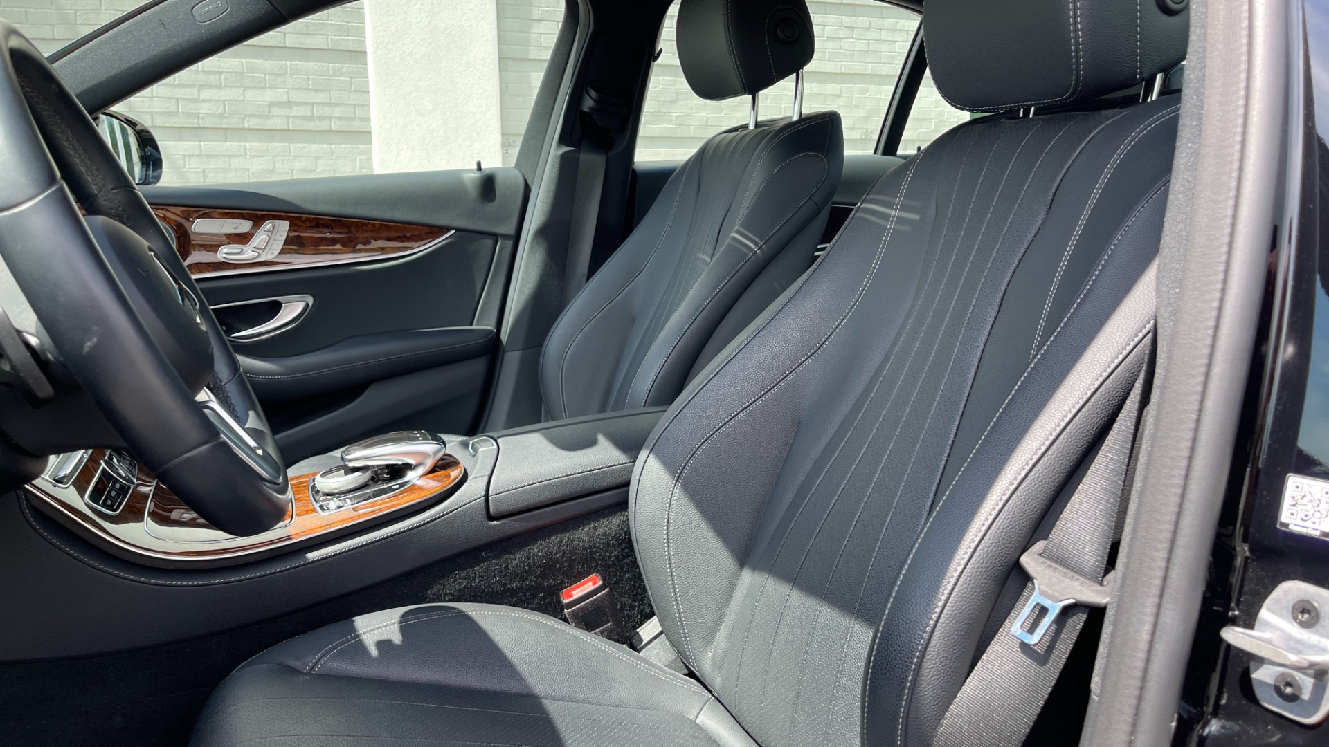 Used 2019 Mercedes-Benz E-Class E300 / 4MATIC / BURMESTER SOUND / PREMIUM PACKAGE / BLIND SPOT ASSIST for sale Sold at Formula Imports in Charlotte NC 28227 13