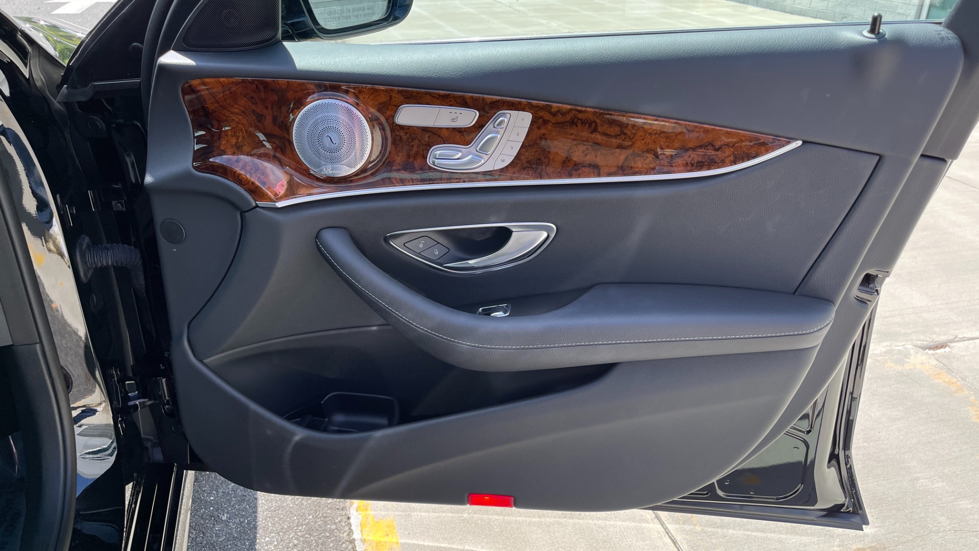 Used 2019 Mercedes-Benz E-Class E300 / 4MATIC / BURMESTER SOUND / PREMIUM PACKAGE / BLIND SPOT ASSIST for sale Sold at Formula Imports in Charlotte NC 28227 20