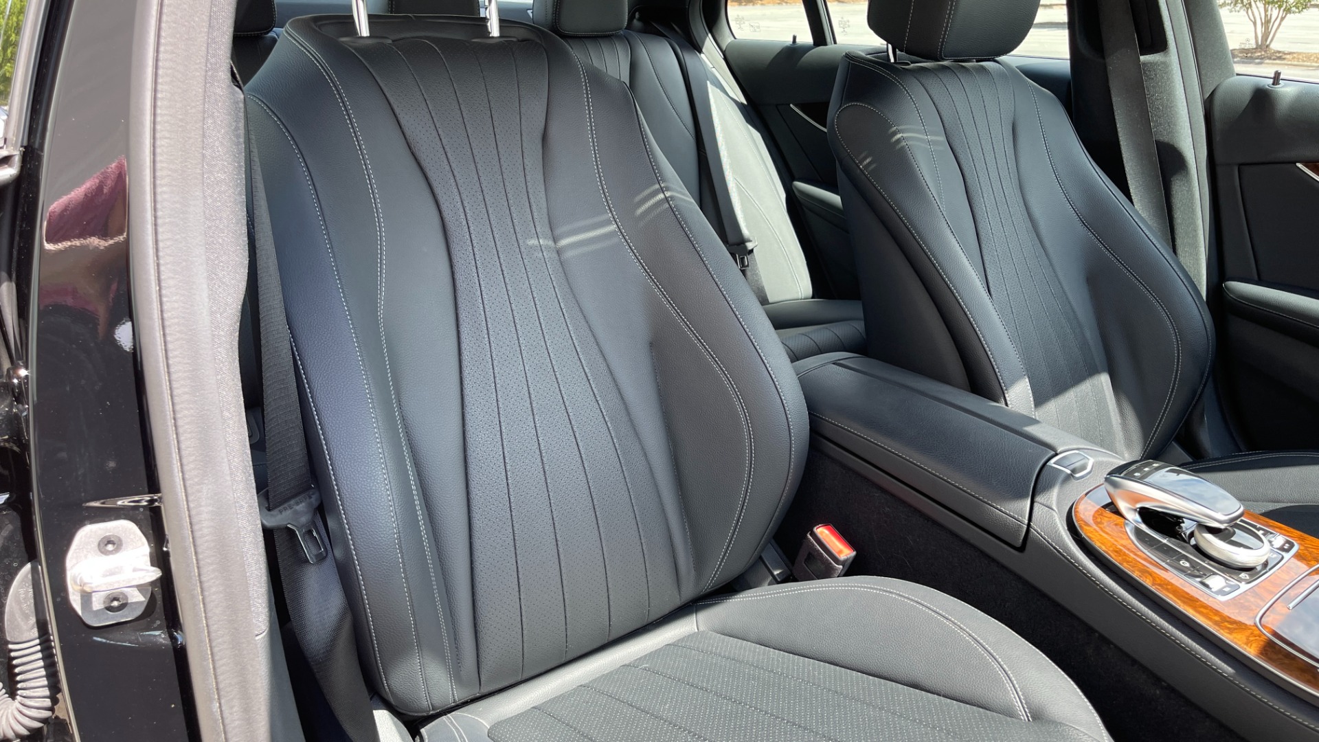 Used 2019 Mercedes-Benz E-Class E300 / 4MATIC / BURMESTER SOUND / PREMIUM PACKAGE / BLIND SPOT ASSIST for sale Sold at Formula Imports in Charlotte NC 28227 23
