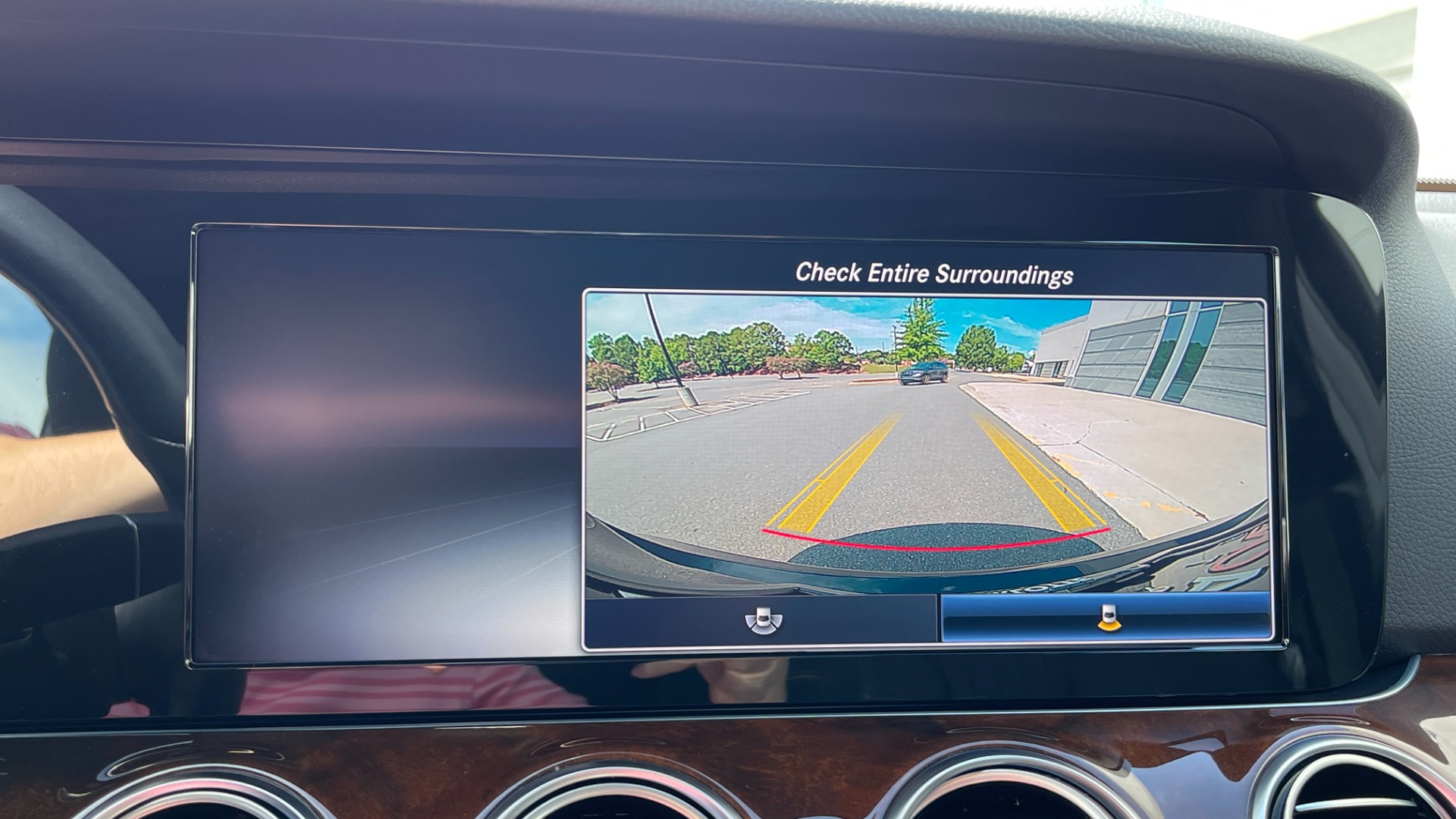 Used 2019 Mercedes-Benz E-Class E300 / 4MATIC / BURMESTER SOUND / PREMIUM PACKAGE / BLIND SPOT ASSIST for sale $39,395 at Formula Imports in Charlotte NC 28227 27