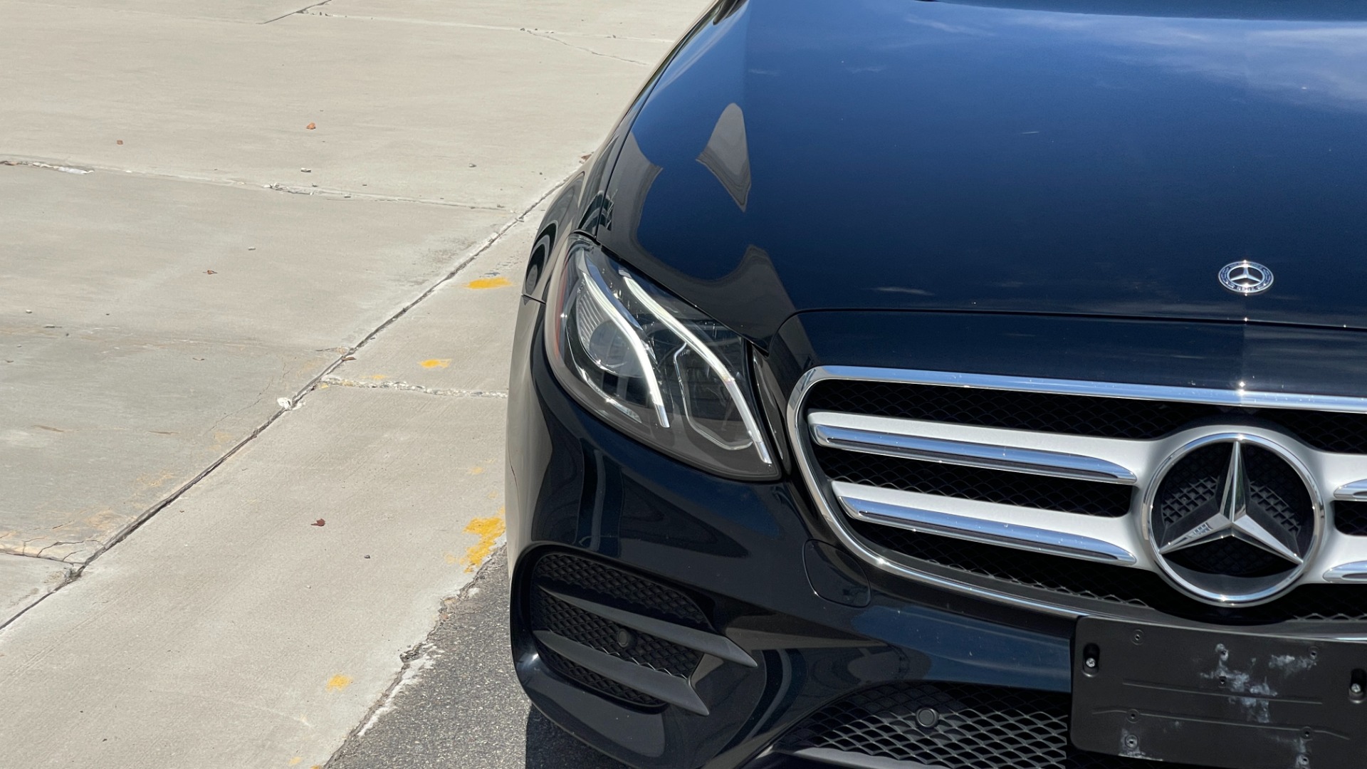 Used 2019 Mercedes-Benz E-Class E300 / 4MATIC / BURMESTER SOUND / PREMIUM PACKAGE / BLIND SPOT ASSIST for sale Sold at Formula Imports in Charlotte NC 28227 32