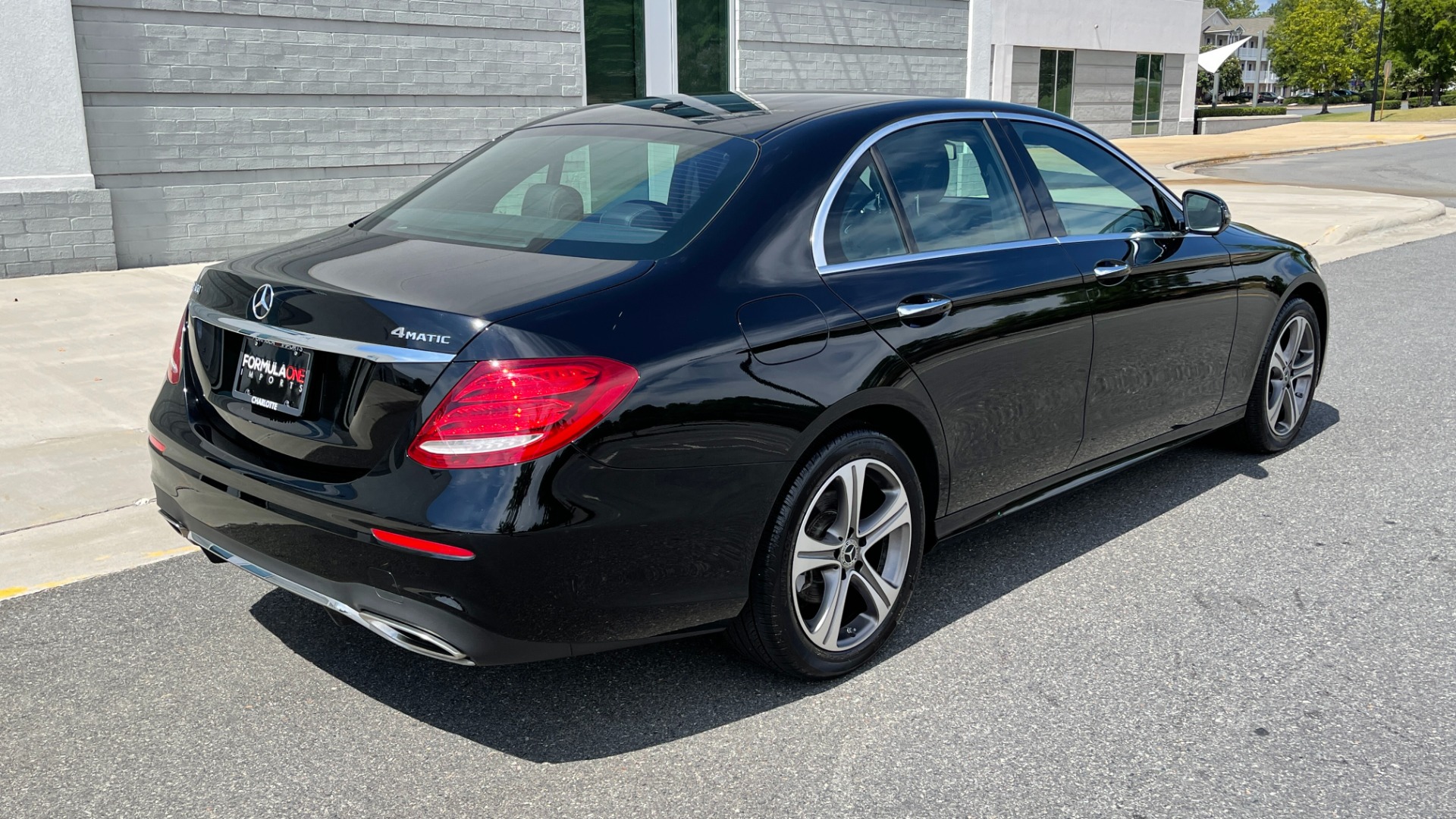 Used 2019 Mercedes-Benz E-Class E300 / 4MATIC / BURMESTER SOUND / PREMIUM PACKAGE / BLIND SPOT ASSIST for sale Sold at Formula Imports in Charlotte NC 28227 6