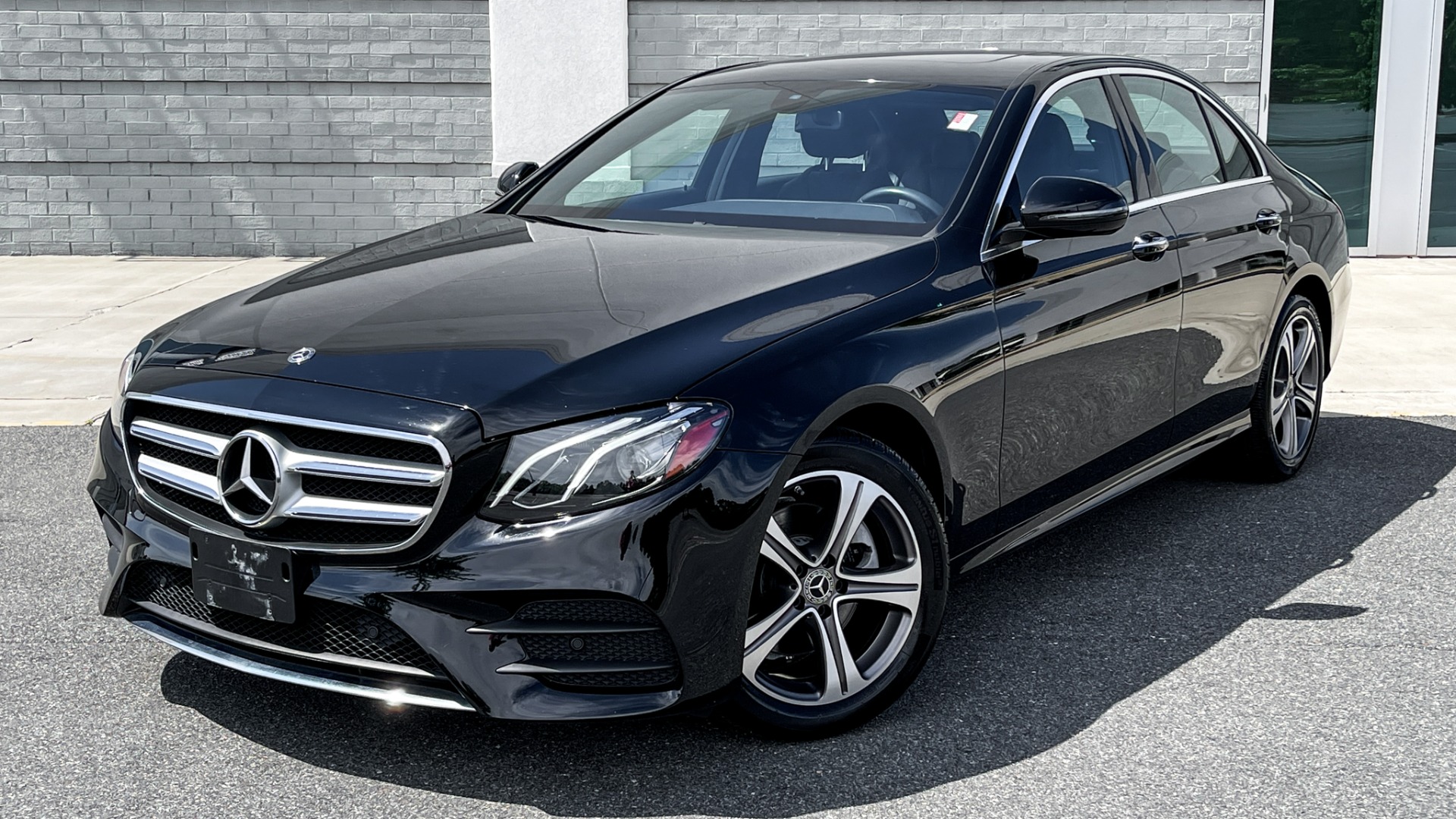 Used 2019 Mercedes-Benz E-Class E300 / 4MATIC / BURMESTER SOUND / PREMIUM PACKAGE / BLIND SPOT ASSIST for sale Sold at Formula Imports in Charlotte NC 28227 1