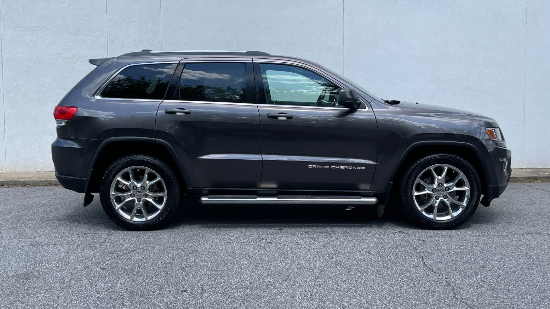 Used 2014 Jeep Grand Cherokee Laredo for sale Sold at Formula Imports in Charlotte NC 28227 4