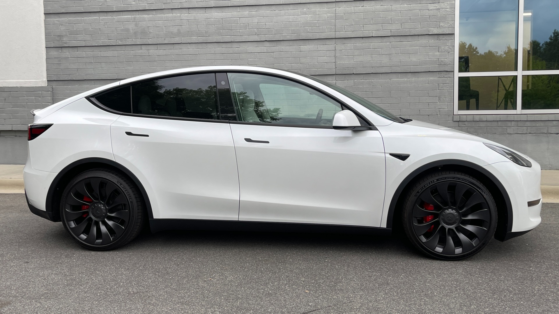 Used 2022 Tesla Model Y PERFORMANCE / DUAL MOTOR / ALL WHEEL DRIVE