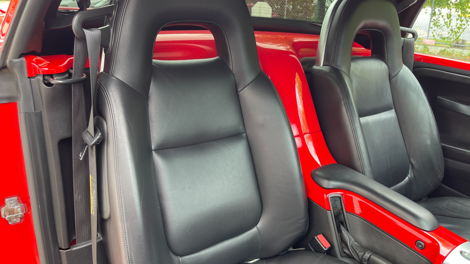 Used 2004 Chevrolet SSR LS / CONVERTIBLE / 5.3L V8 / LEATHER / HEATED SEATS / BACKUP CAMERA for sale Sold at Formula Imports in Charlotte NC 28227 25