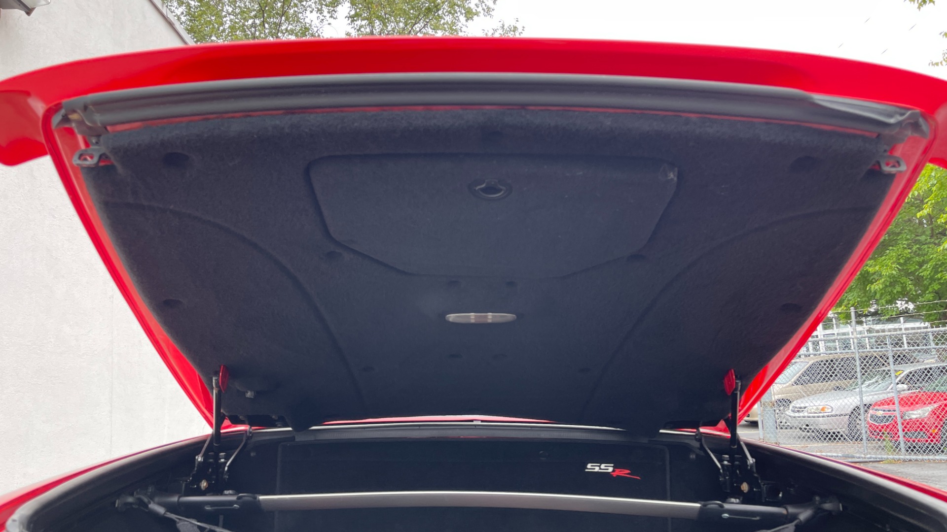 Used 2004 Chevrolet SSR LS / CONVERTIBLE / 5.3L V8 / LEATHER / HEATED SEATS / BACKUP CAMERA for sale Sold at Formula Imports in Charlotte NC 28227 32