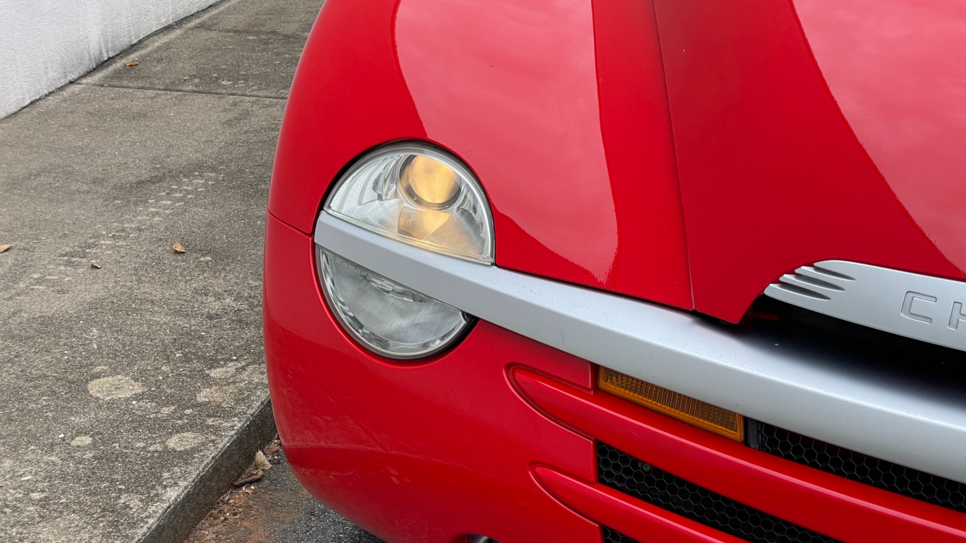 Used 2004 Chevrolet SSR LS / CONVERTIBLE / 5.3L V8 / LEATHER / HEATED SEATS / BACKUP CAMERA for sale Sold at Formula Imports in Charlotte NC 28227 39