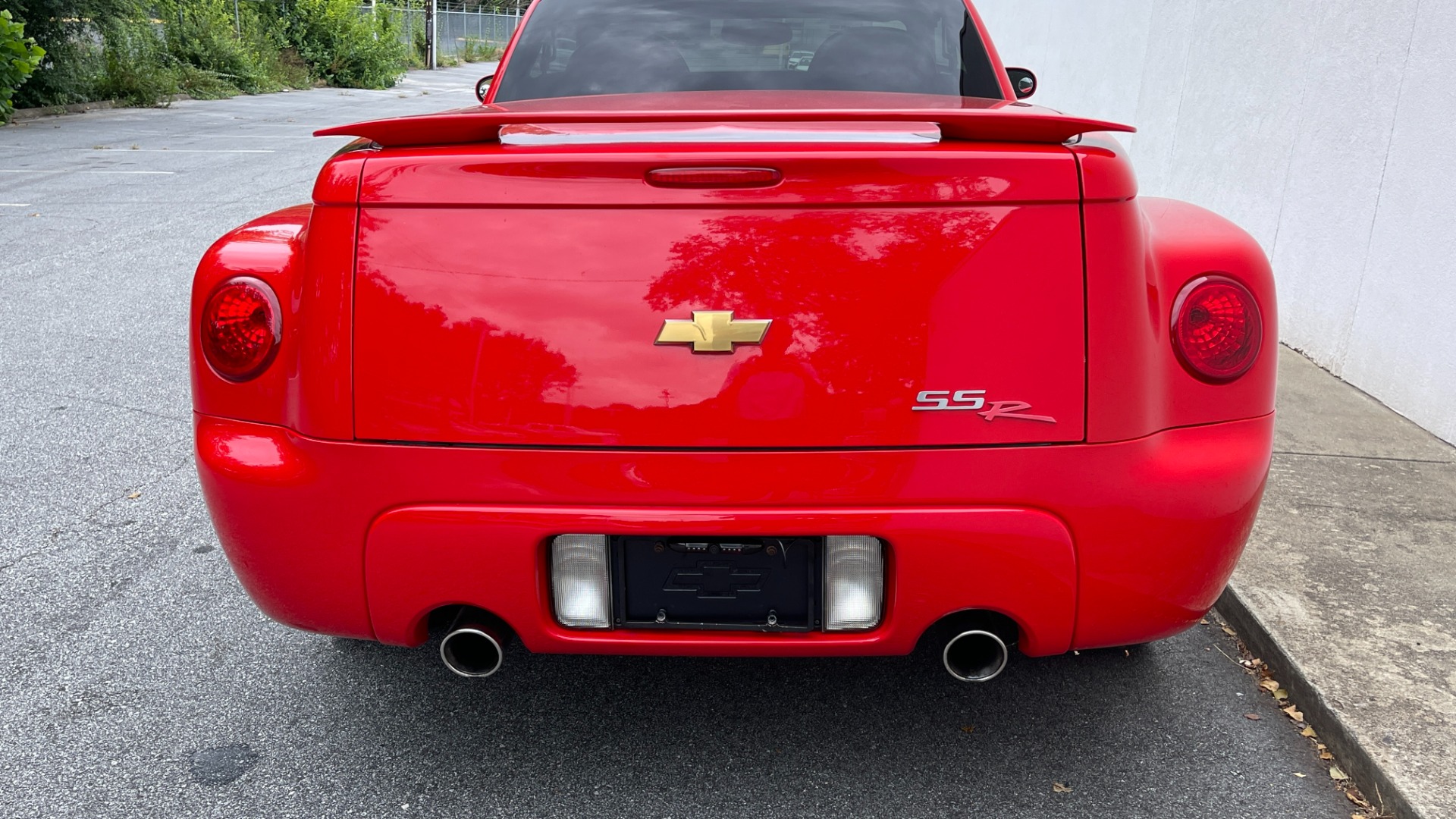 Used 2004 Chevrolet SSR LS / CONVERTIBLE / 5.3L V8 / LEATHER / HEATED SEATS / BACKUP CAMERA for sale Sold at Formula Imports in Charlotte NC 28227 41