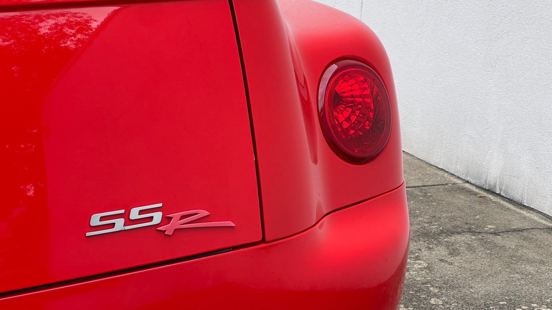 Used 2004 Chevrolet SSR LS / CONVERTIBLE / 5.3L V8 / LEATHER / HEATED SEATS / BACKUP CAMERA for sale Sold at Formula Imports in Charlotte NC 28227 43