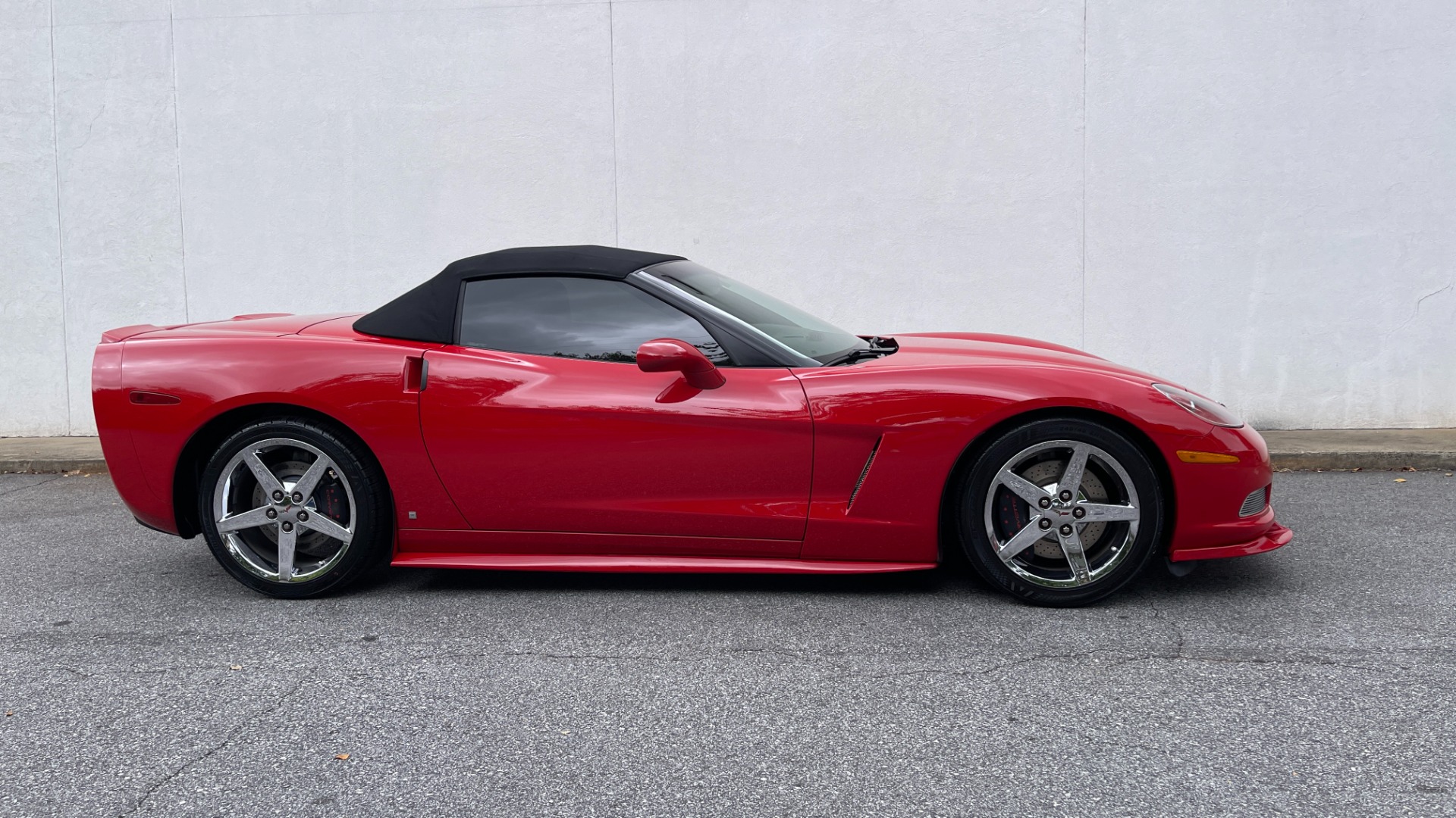 Used 2007 Chevrolet Corvette CONVERTIBLE / CORSA EXHAUST / CHROME WHEELS / LEATHER / AUTOMATIC for sale Sold at Formula Imports in Charlotte NC 28227 2
