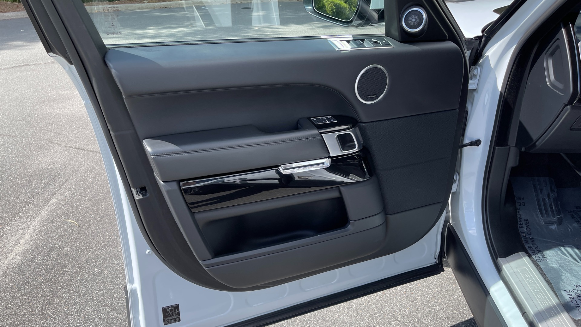 Used 2016 Land Rover Range Rover SUPERCHARGED / VOSSEN WHEELS / ADAPTIVE CRUISE / MERIDIAN SOUND / VISION AS for sale $49,995 at Formula Imports in Charlotte NC 28227 12