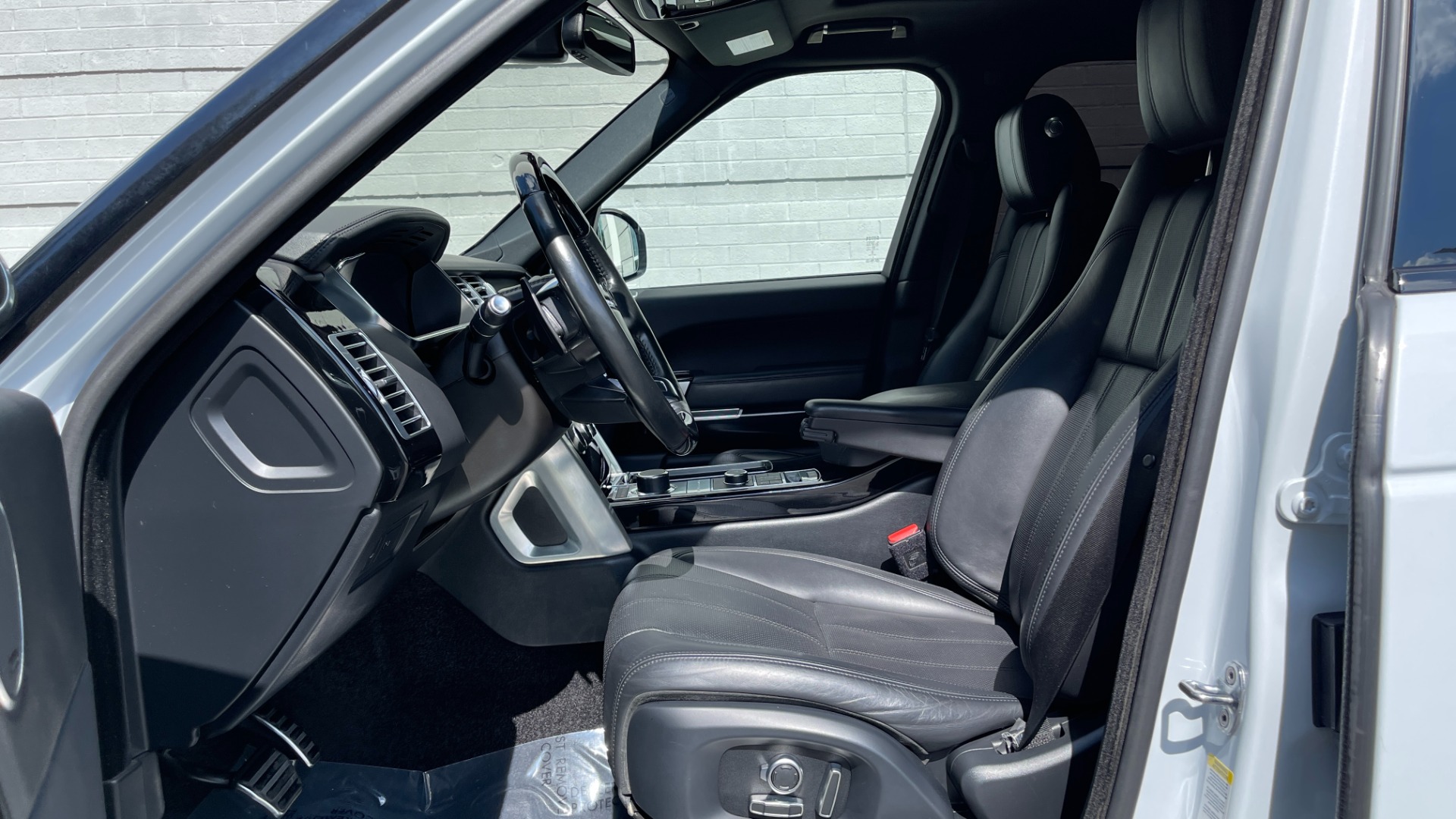 Used 2016 Land Rover Range Rover SUPERCHARGED / VOSSEN WHEELS / ADAPTIVE CRUISE / MERIDIAN SOUND / VISION AS for sale $49,995 at Formula Imports in Charlotte NC 28227 13