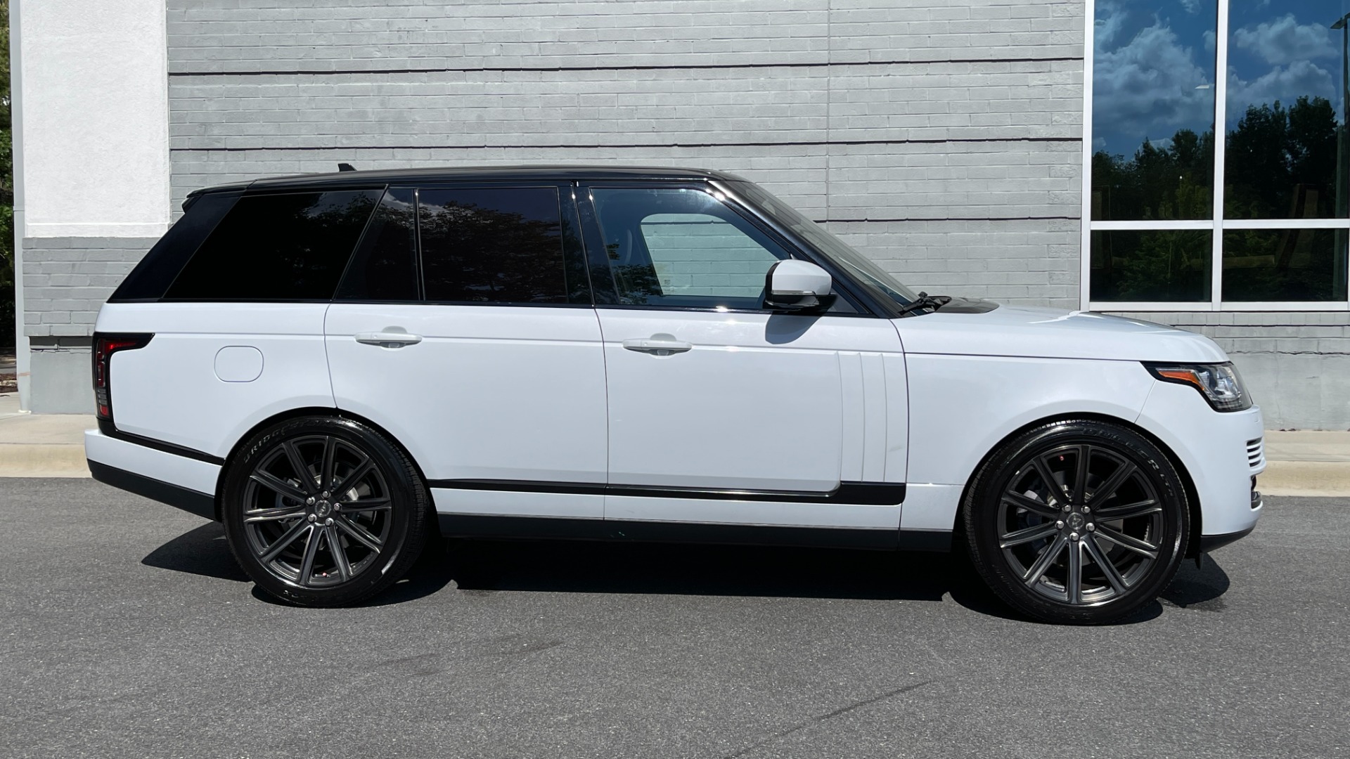 Used 2016 Land Rover Range Rover SUPERCHARGED / VOSSEN WHEELS / ADAPTIVE CRUISE / MERIDIAN SOUND / VISION AS for sale $49,995 at Formula Imports in Charlotte NC 28227 3
