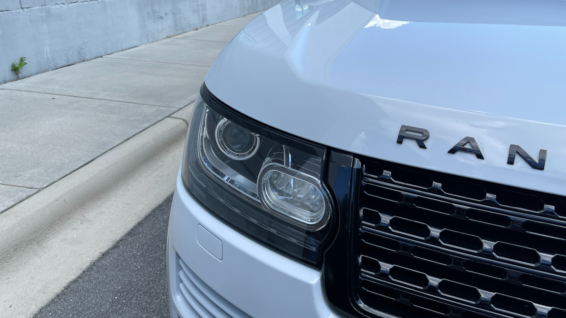 Used 2016 Land Rover Range Rover SUPERCHARGED / VOSSEN WHEELS / ADAPTIVE CRUISE / MERIDIAN SOUND / VISION AS for sale $49,995 at Formula Imports in Charlotte NC 28227 42