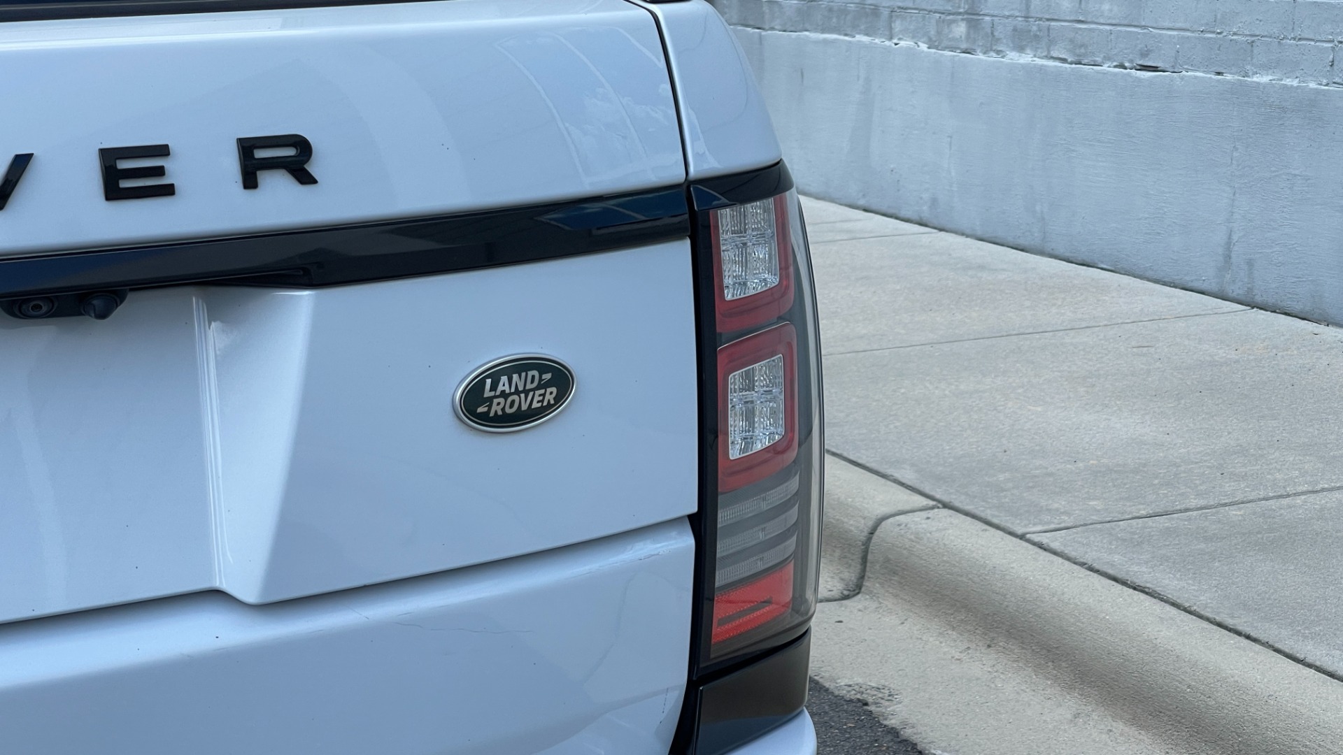 Used 2016 Land Rover Range Rover SUPERCHARGED / VOSSEN WHEELS / ADAPTIVE CRUISE / MERIDIAN SOUND / VISION AS for sale $49,995 at Formula Imports in Charlotte NC 28227 47