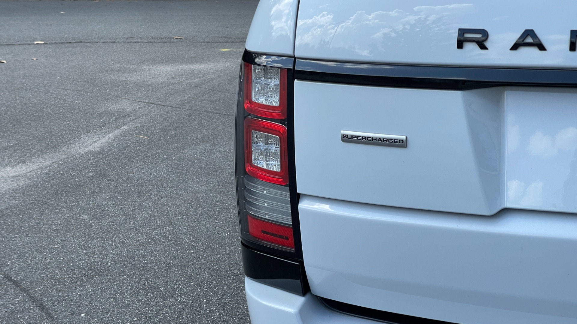 Used 2016 Land Rover Range Rover SUPERCHARGED / VOSSEN WHEELS / ADAPTIVE CRUISE / MERIDIAN SOUND / VISION AS for sale $49,995 at Formula Imports in Charlotte NC 28227 48