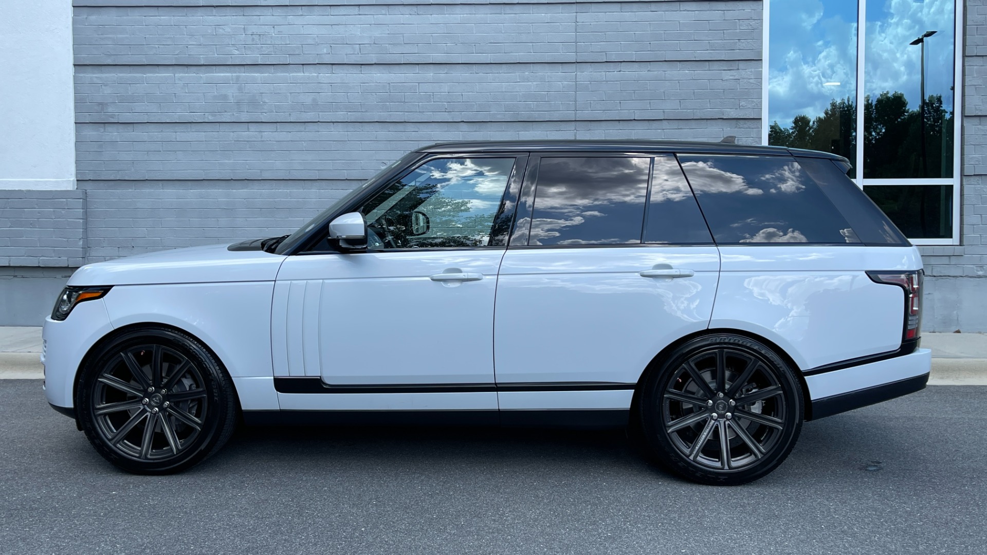 Used 2016 Land Rover Range Rover SUPERCHARGED / VOSSEN WHEELS / ADAPTIVE CRUISE / MERIDIAN SOUND / VISION AS for sale $49,995 at Formula Imports in Charlotte NC 28227 7