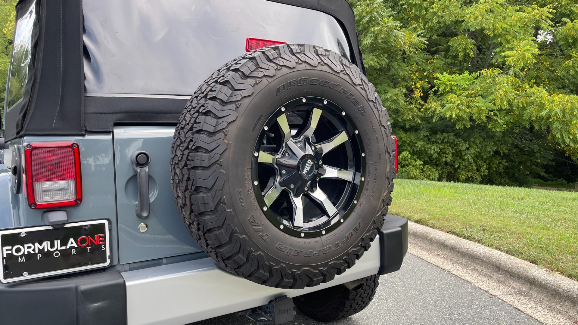 Used 2015 Jeep Wrangler Unlimited SAHARA / UPGRADED WHEELS / SOFT TOP / LED HEADLIGHTS / MAX TOW PACKAGE for sale Sold at Formula Imports in Charlotte NC 28227 54
