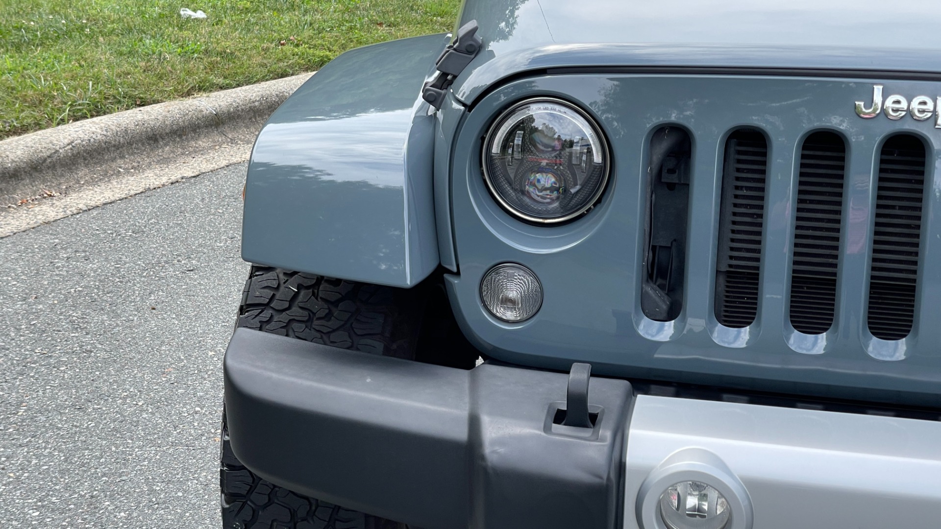 Used 2015 Jeep Wrangler Unlimited SAHARA / UPGRADED WHEELS / SOFT TOP / LED HEADLIGHTS / MAX TOW PACKAGE for sale Sold at Formula Imports in Charlotte NC 28227 56