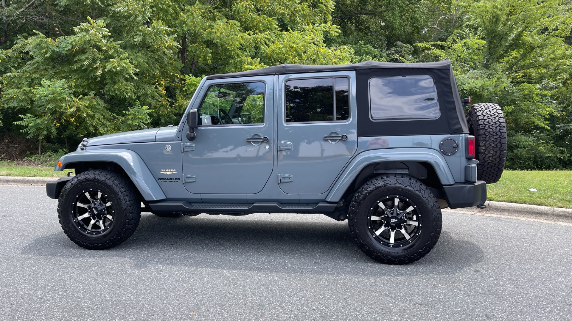 Used 2015 Jeep Wrangler Unlimited SAHARA / UPGRADED WHEELS / SOFT TOP / LED HEADLIGHTS / MAX TOW PACKAGE for sale Sold at Formula Imports in Charlotte NC 28227 6