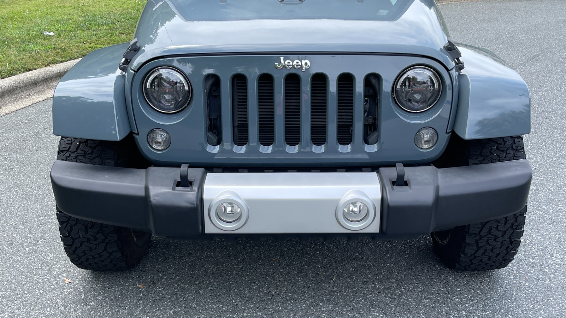 Used 2015 Jeep Wrangler Unlimited SAHARA / UPGRADED WHEELS / SOFT TOP / LED HEADLIGHTS / MAX TOW PACKAGE for sale Sold at Formula Imports in Charlotte NC 28227 9