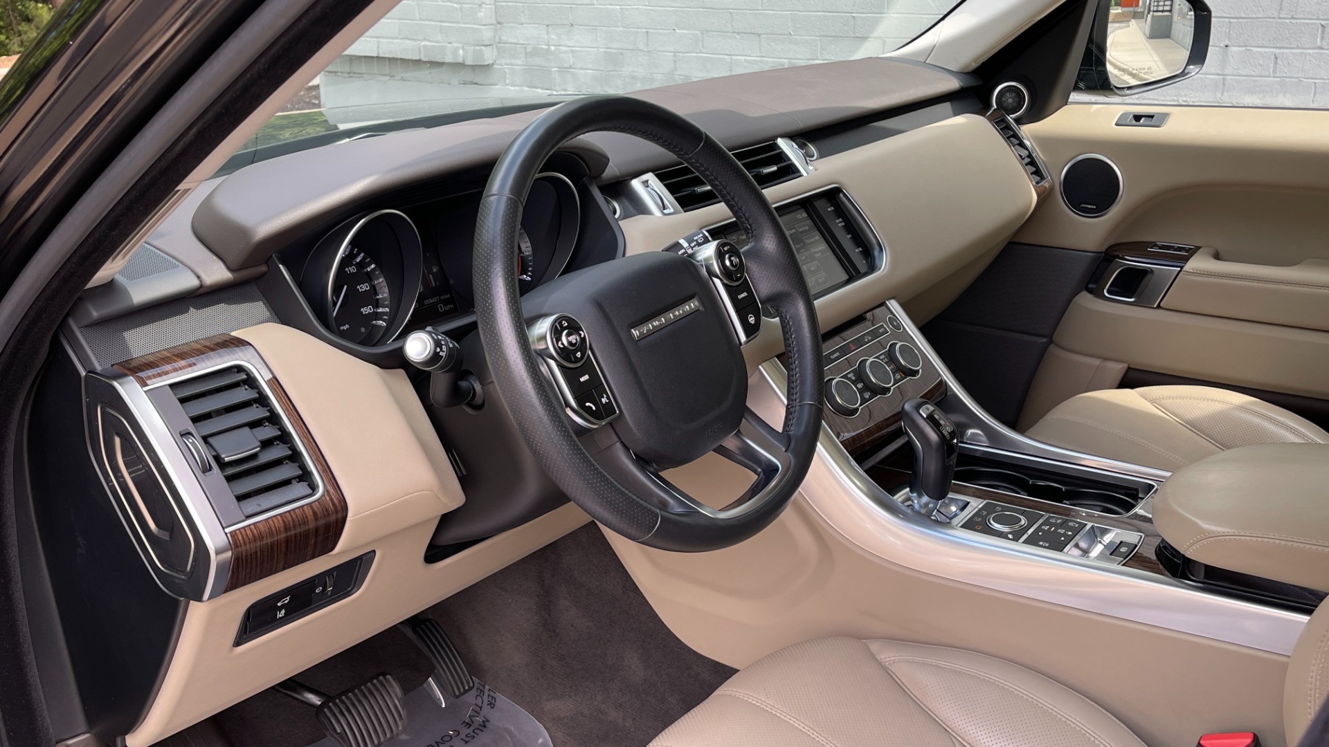 Used 2015 Land Rover Range Rover Sport HSE / SUPERCHARGED / MERIDIAN SOUND / DRIVER ASSISTANCE / PANORAMIC ROOF / for sale Sold at Formula Imports in Charlotte NC 28227 11