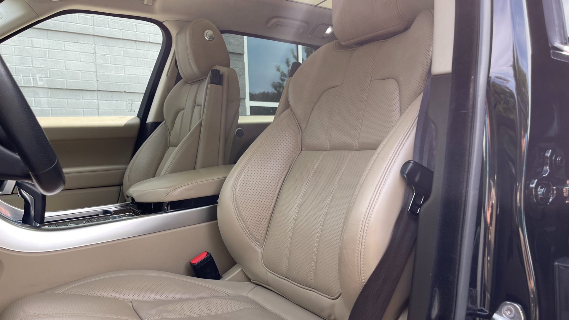 Used 2015 Land Rover Range Rover Sport HSE / SUPERCHARGED / MERIDIAN SOUND / DRIVER ASSISTANCE / PANORAMIC ROOF / for sale Sold at Formula Imports in Charlotte NC 28227 13
