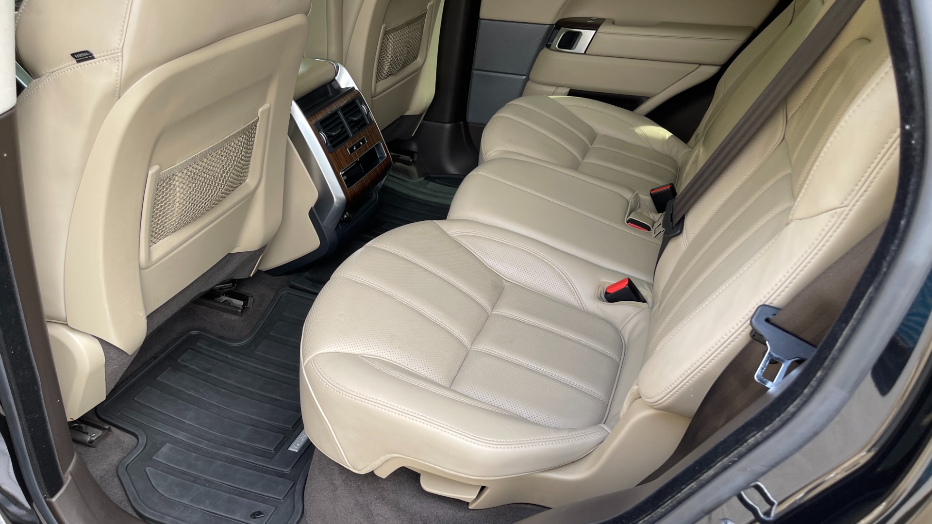 Used 2015 Land Rover Range Rover Sport HSE / SUPERCHARGED / MERIDIAN SOUND / DRIVER ASSISTANCE / PANORAMIC ROOF / for sale Sold at Formula Imports in Charlotte NC 28227 16