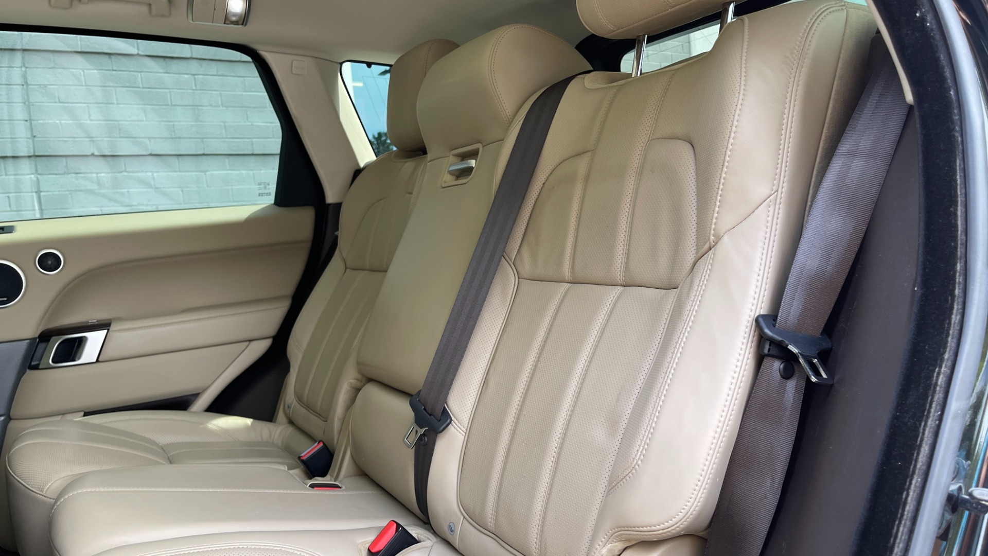 Used 2015 Land Rover Range Rover Sport HSE / SUPERCHARGED / MERIDIAN SOUND / DRIVER ASSISTANCE / PANORAMIC ROOF / for sale Sold at Formula Imports in Charlotte NC 28227 17