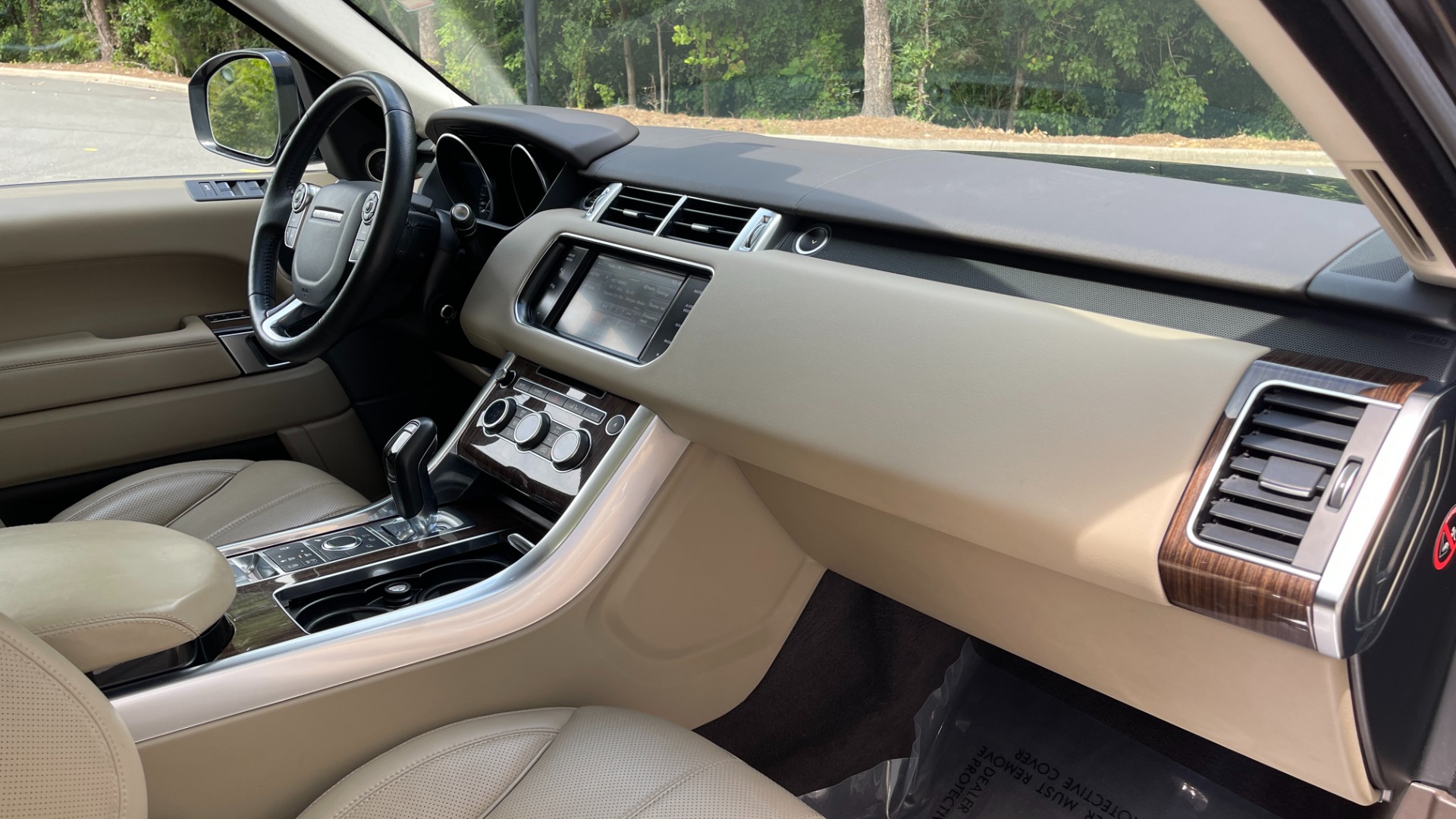 Used 2015 Land Rover Range Rover Sport HSE / SUPERCHARGED / MERIDIAN SOUND / DRIVER ASSISTANCE / PANORAMIC ROOF / for sale Sold at Formula Imports in Charlotte NC 28227 19
