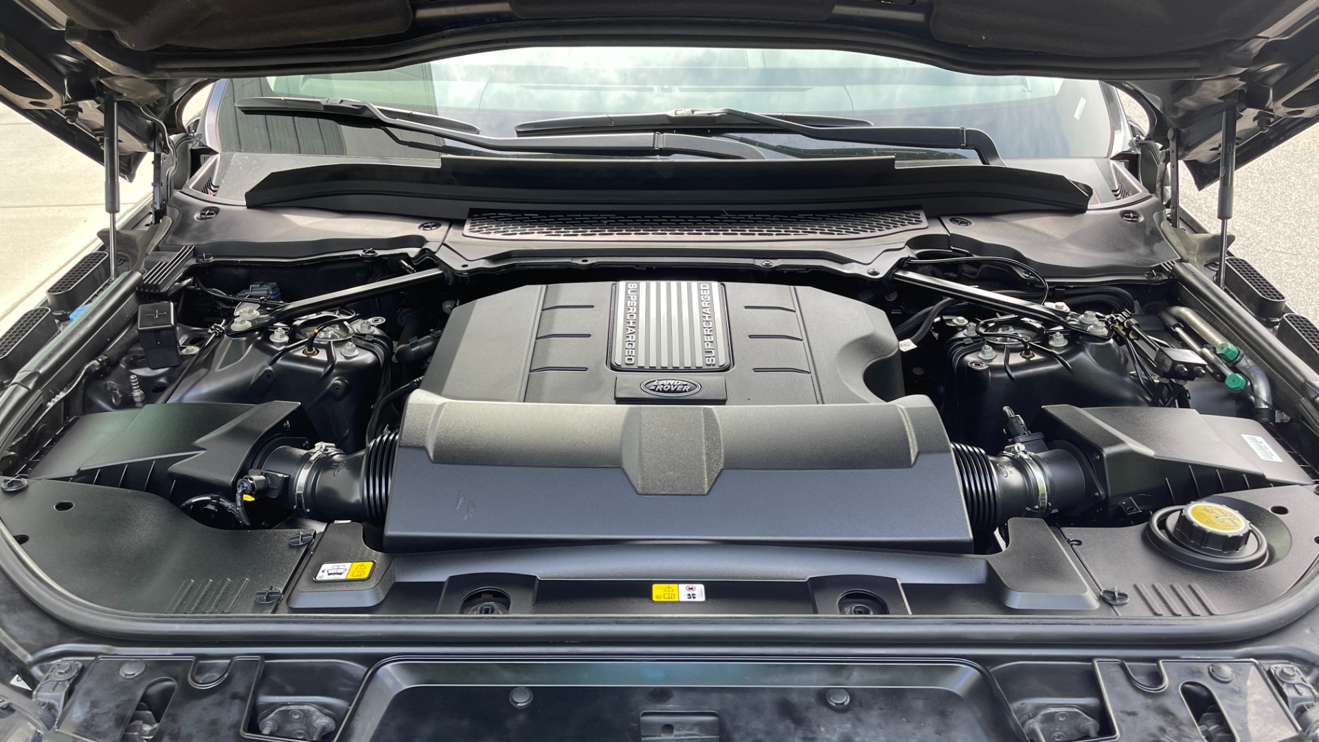 Used 2015 Land Rover Range Rover Sport HSE / SUPERCHARGED / MERIDIAN SOUND / DRIVER ASSISTANCE / PANORAMIC ROOF / for sale Sold at Formula Imports in Charlotte NC 28227 23