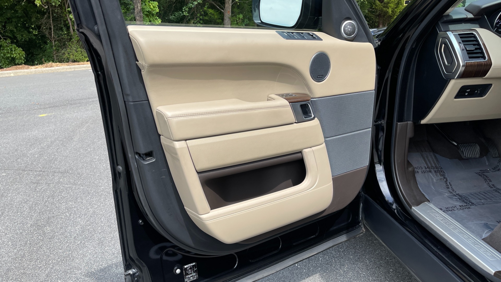 Used 2015 Land Rover Range Rover Sport HSE / SUPERCHARGED / MERIDIAN SOUND / DRIVER ASSISTANCE / PANORAMIC ROOF / for sale Sold at Formula Imports in Charlotte NC 28227 25