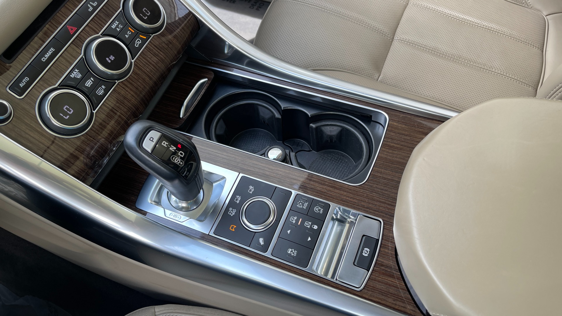 Used 2015 Land Rover Range Rover Sport HSE / SUPERCHARGED / MERIDIAN SOUND / DRIVER ASSISTANCE / PANORAMIC ROOF / for sale Sold at Formula Imports in Charlotte NC 28227 30