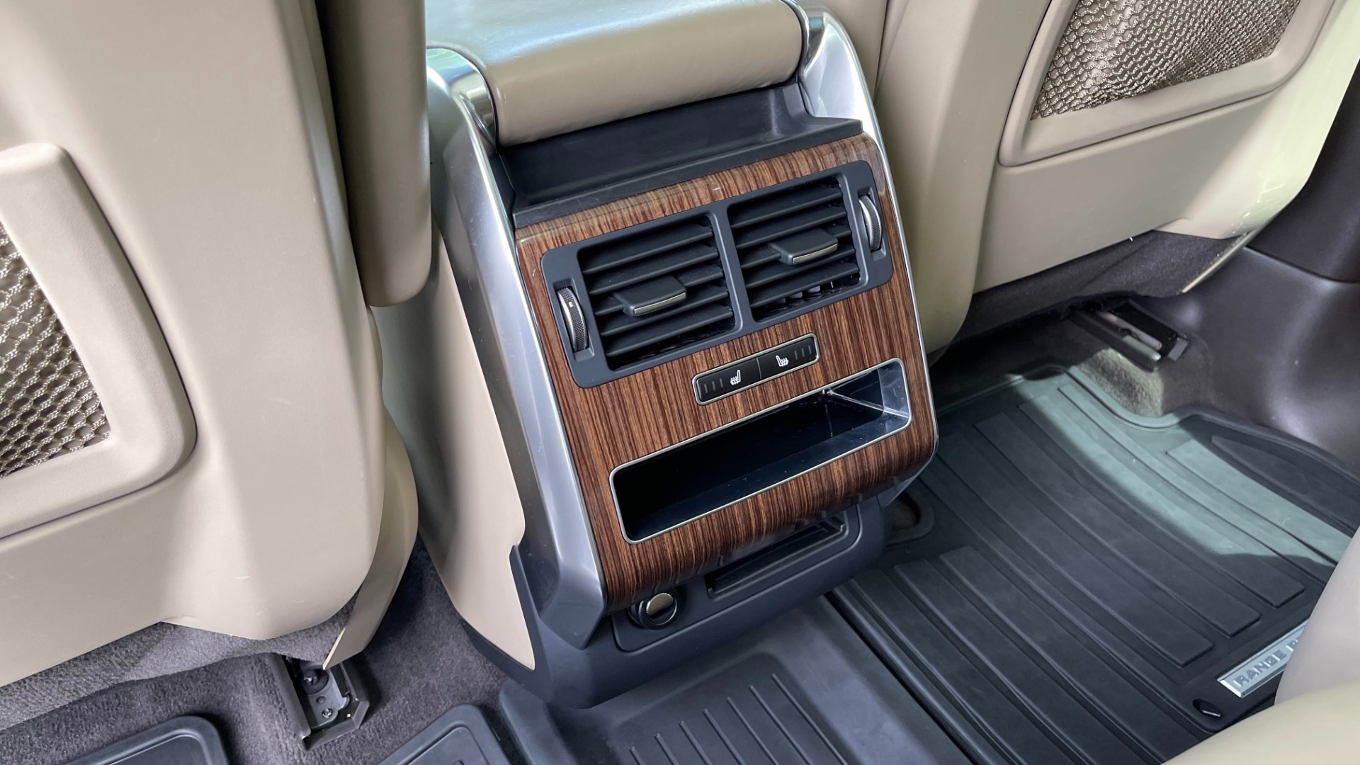 Used 2015 Land Rover Range Rover Sport HSE / SUPERCHARGED / MERIDIAN SOUND / DRIVER ASSISTANCE / PANORAMIC ROOF / for sale Sold at Formula Imports in Charlotte NC 28227 34